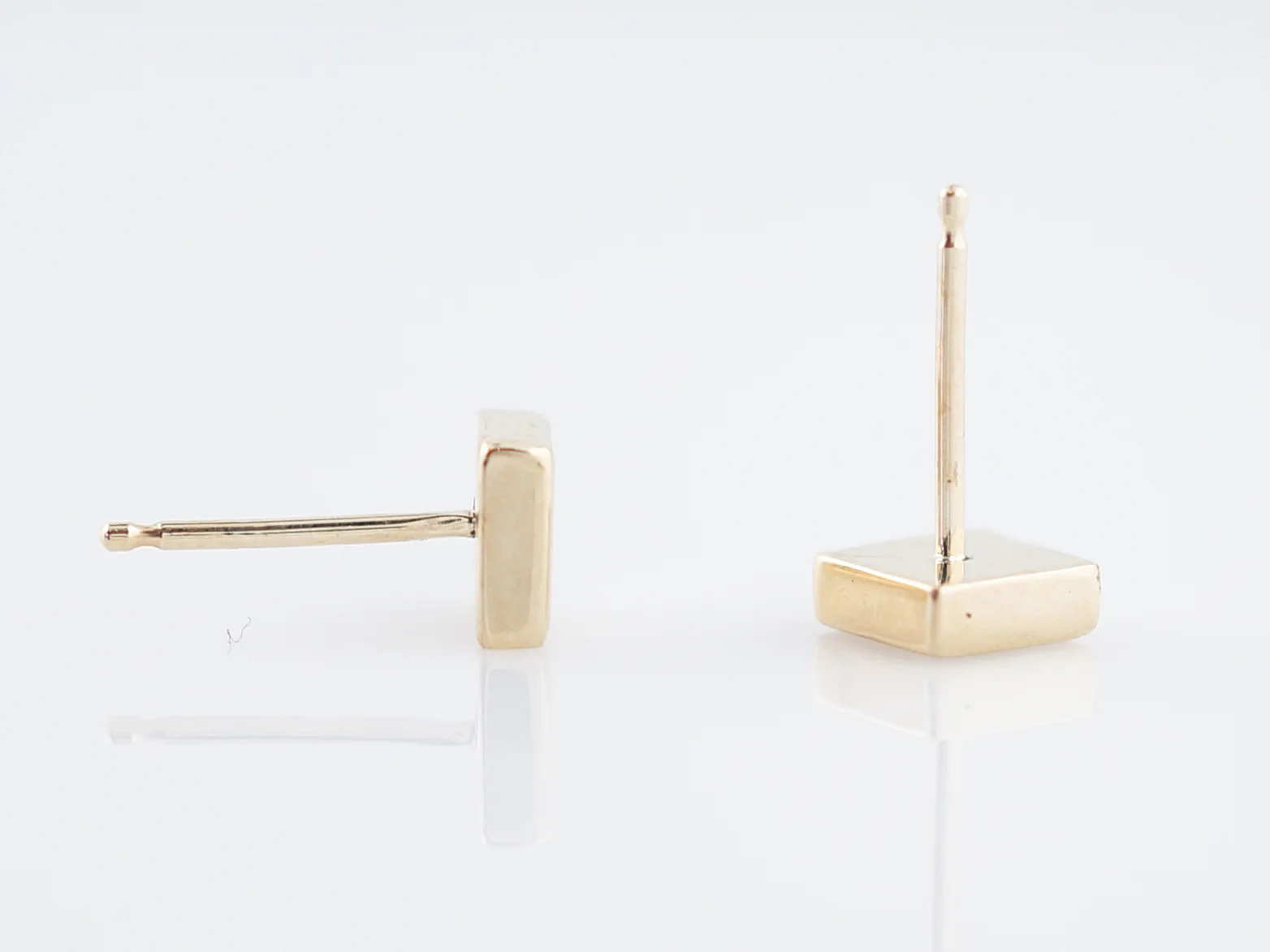 Square Stud Earrings Modern in 14K Yellow Gold - Image 5
