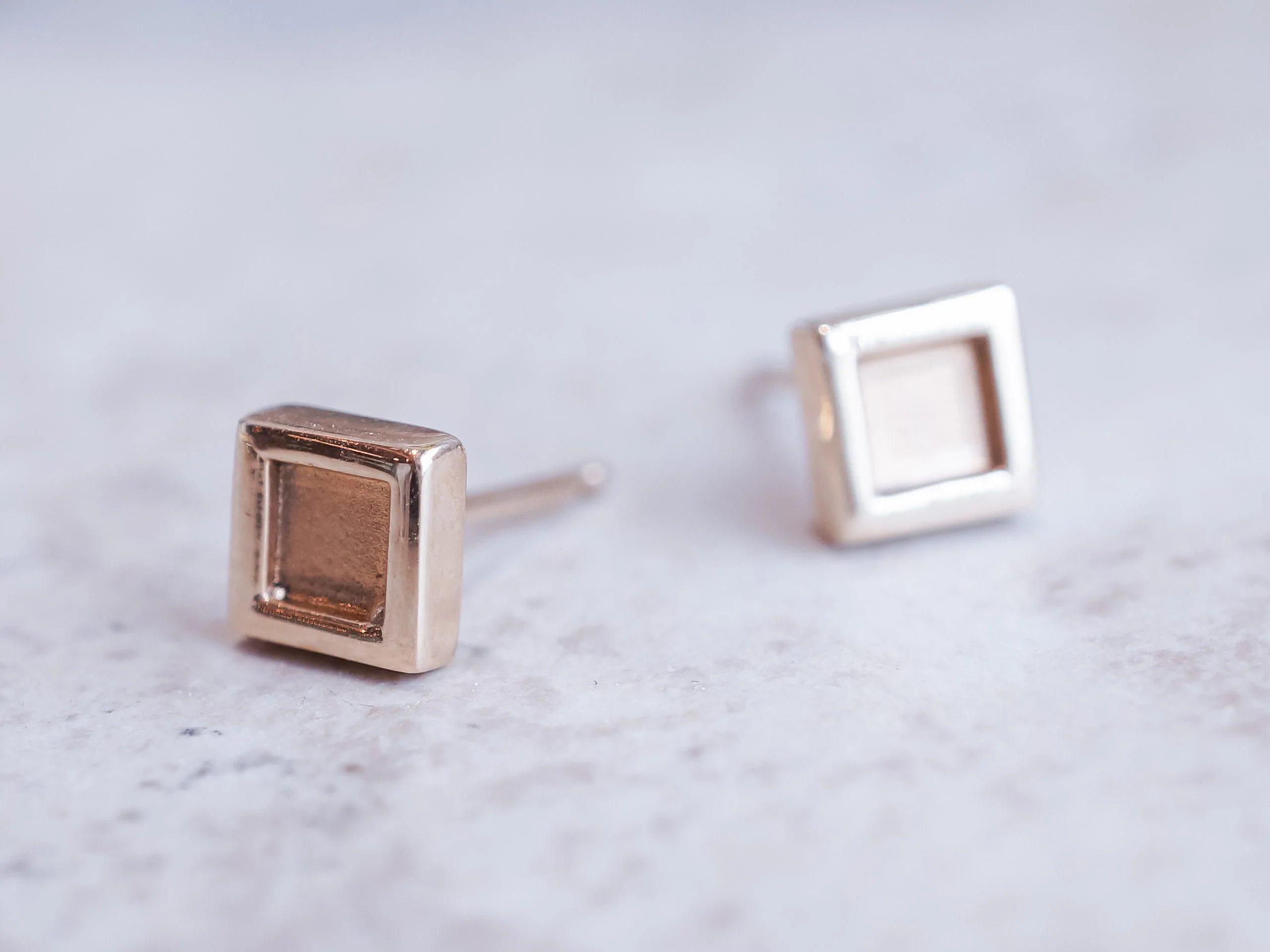 Square Stud Earrings Modern in 14K Yellow Gold - Image 6