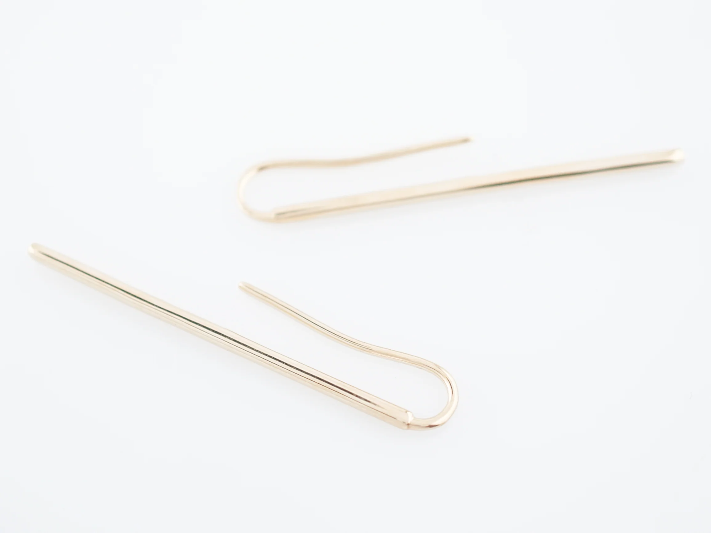 Straight Bar Earrings Modern in 14K Yellow Gold - Image 3