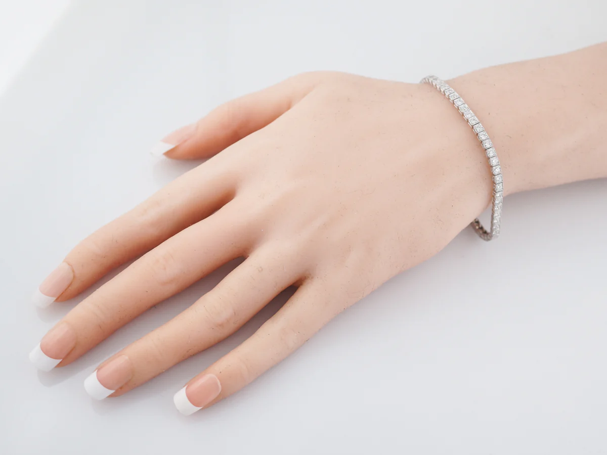 Straight Line Bracelet Modern 2.58 Round Brilliant Cut Diamonds in Platinum - Image 4