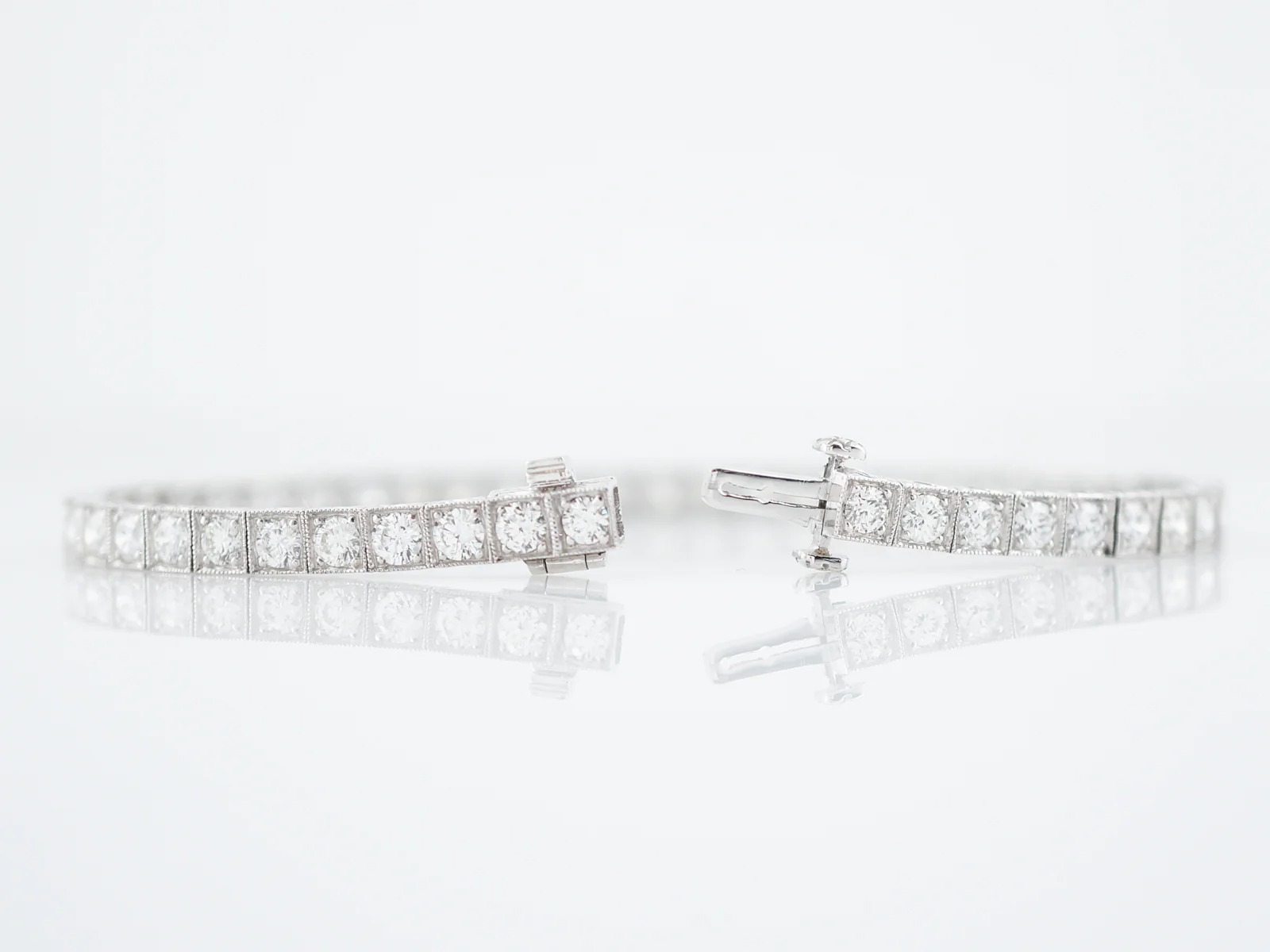 Straight Line Bracelet Modern 5.02 Round Brilliant Cut Diamonds in Platinum - Image 2
