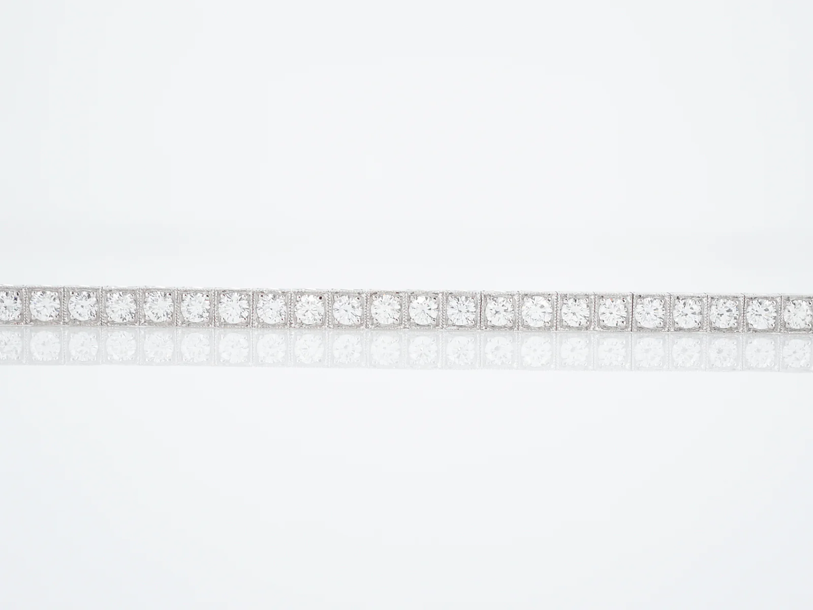 Straight Line Bracelet Modern 5.02 Round Brilliant Cut Diamonds in Platinum - Image 3