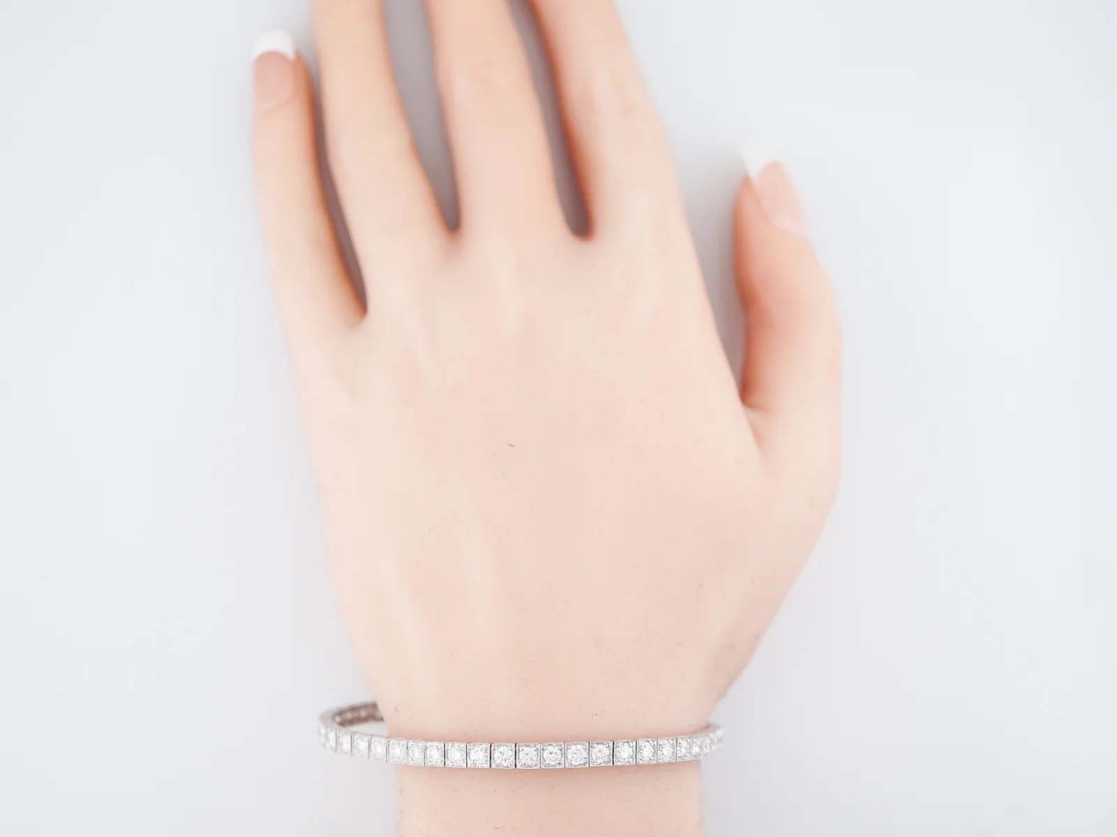 Straight Line Bracelet Modern 5.02 Round Brilliant Cut Diamonds in Platinum - Image 5