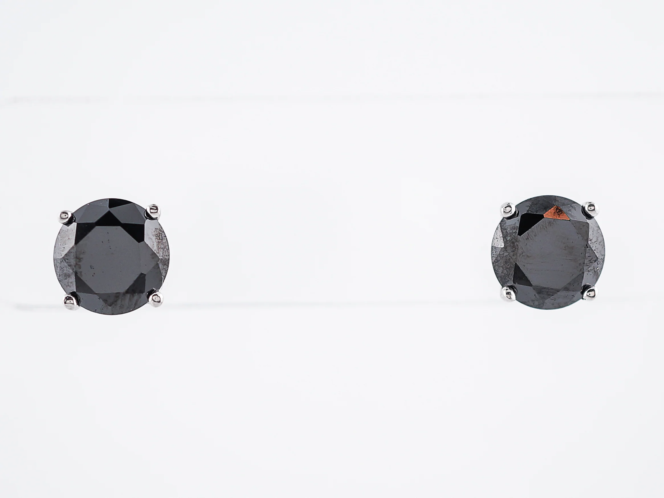 Stud Earrings Modern 5.20 Round Cut Dark Sapphire in Platinum - Image 2