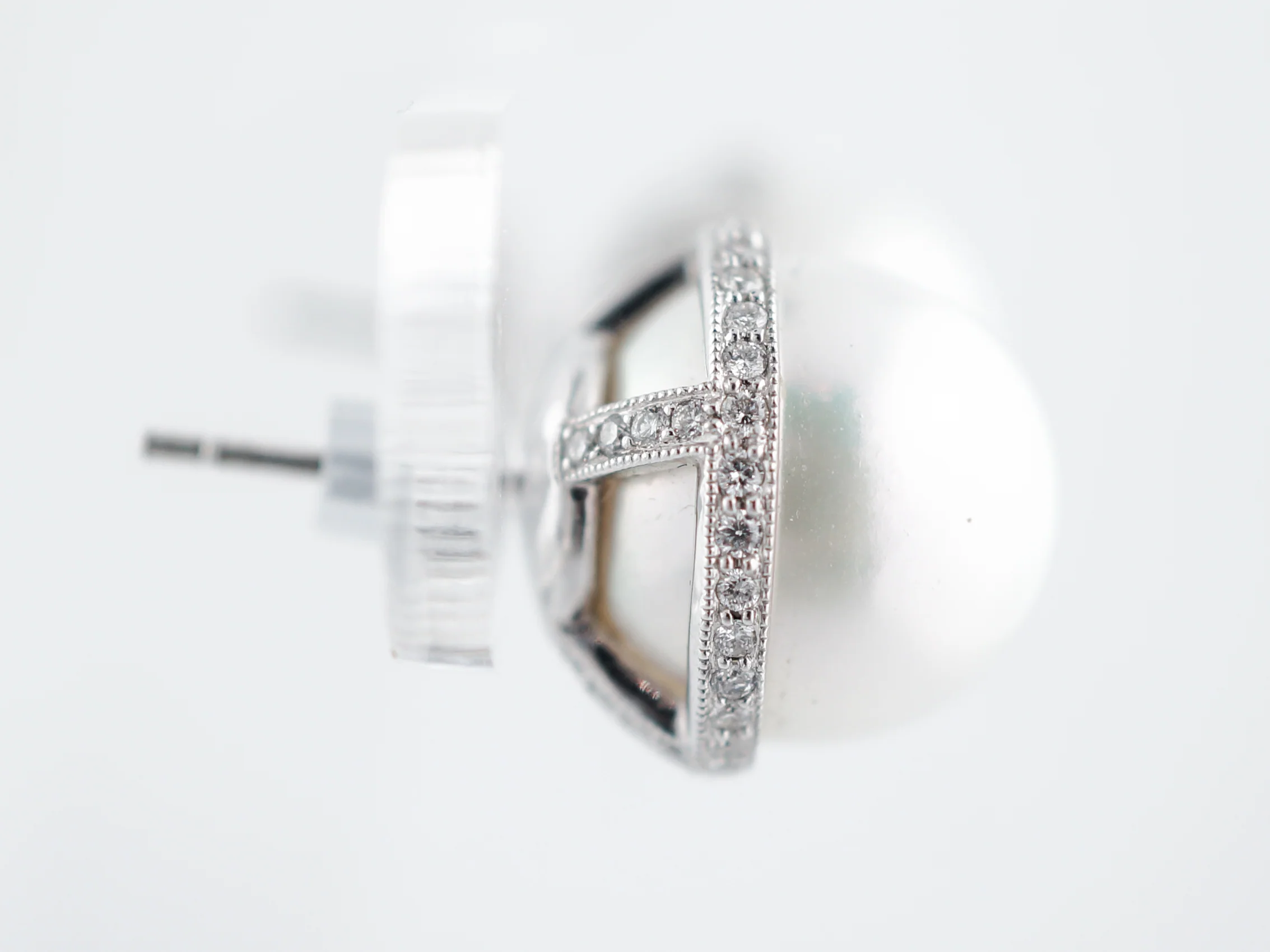 Stud Earrings Modern Pearl & .87 Round Brilliant Cut Diamonds in Platinum - Image 3