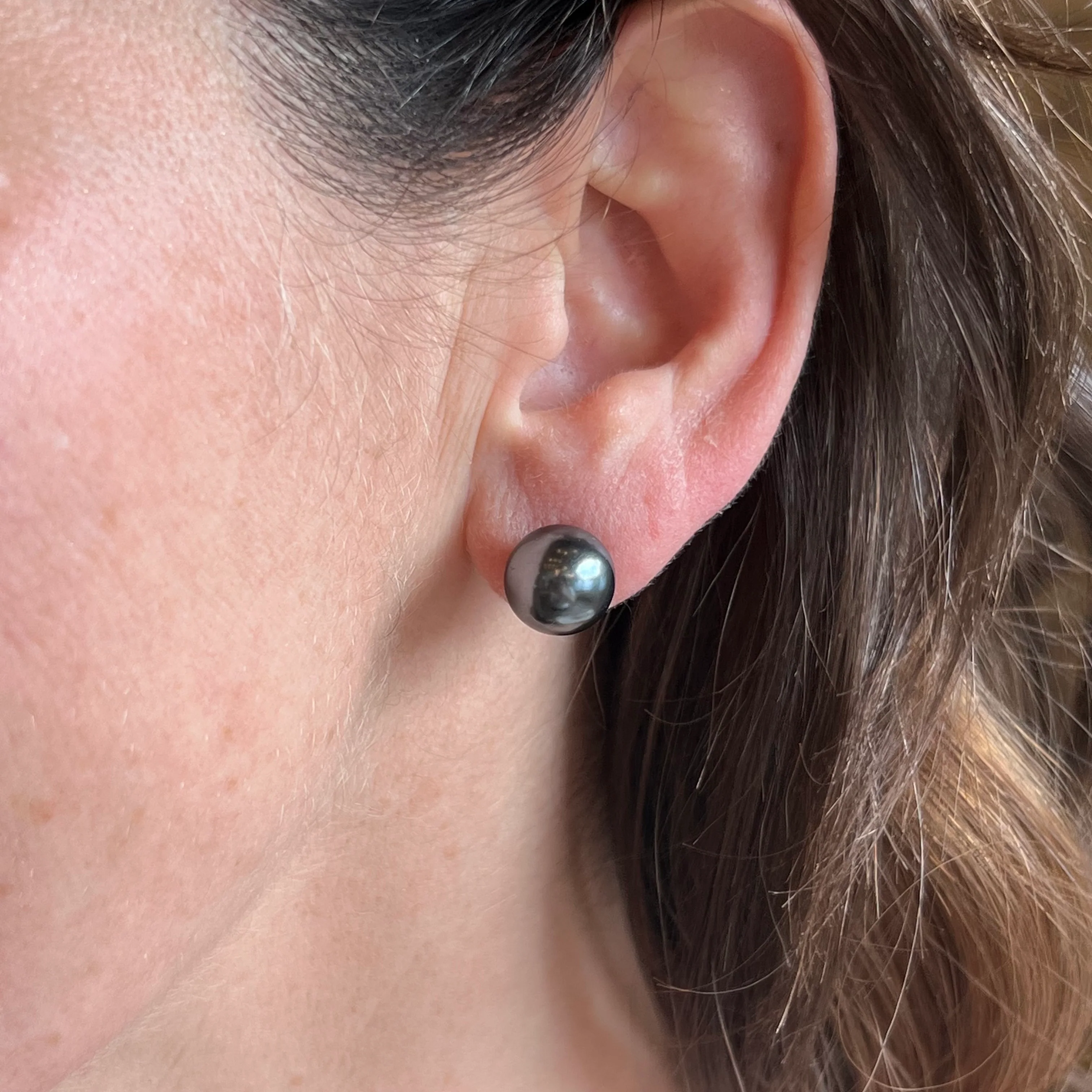 Tahitian Pearl Stud Earrings in 14k Yellow Gold - Image 4