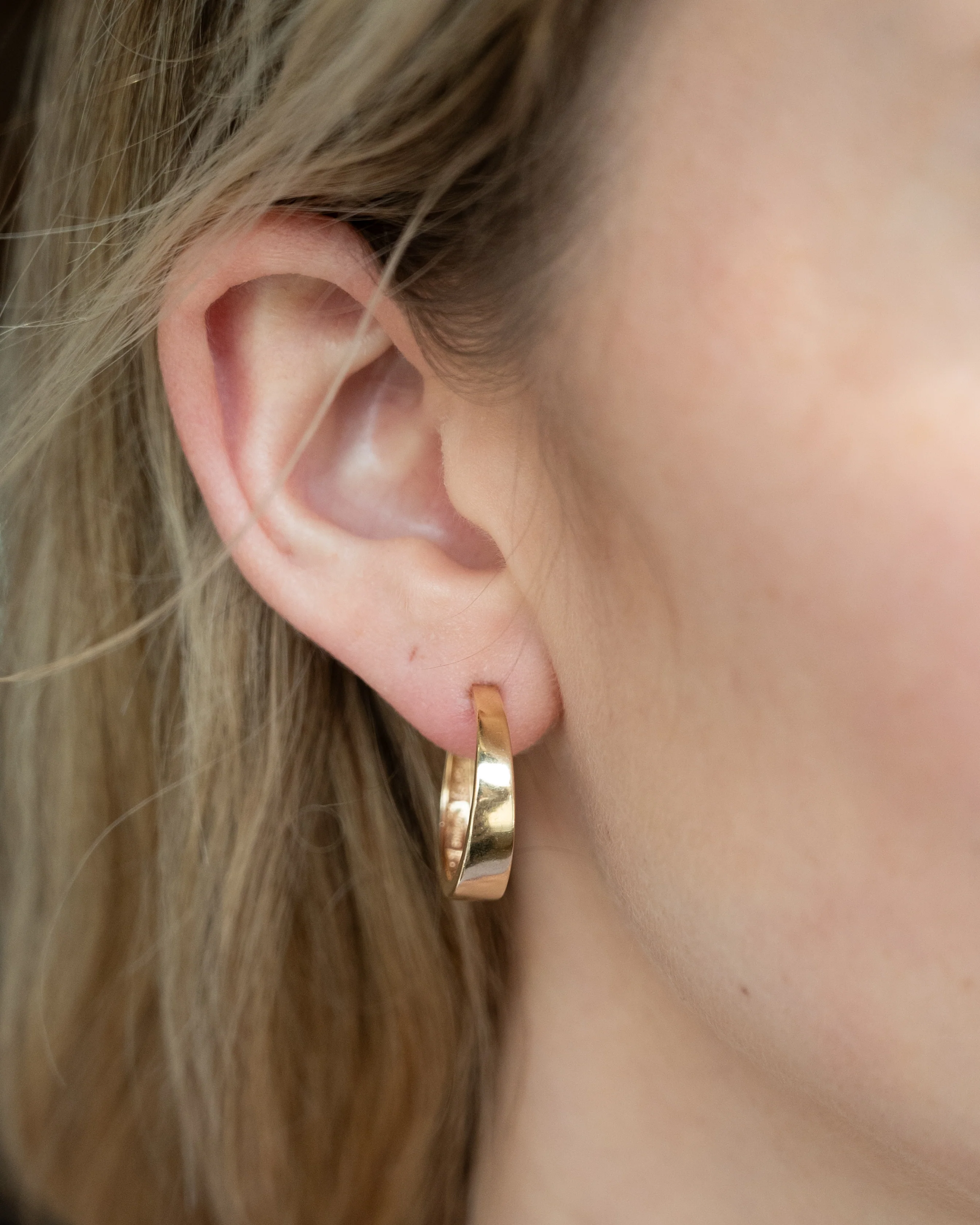Tapered Hoop Earrings 14k Yellow Gold - Image 5