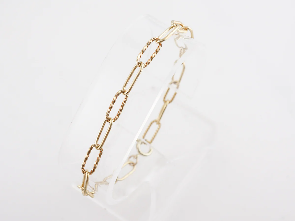 Textured Paperclip Link Bracelet in 18k Yellow Gold - Image 2
