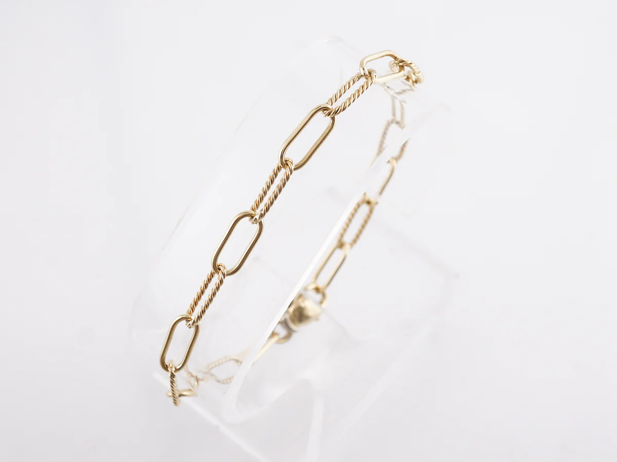 Textured Paperclip Link Bracelet in 18k Yellow Gold - Image 7