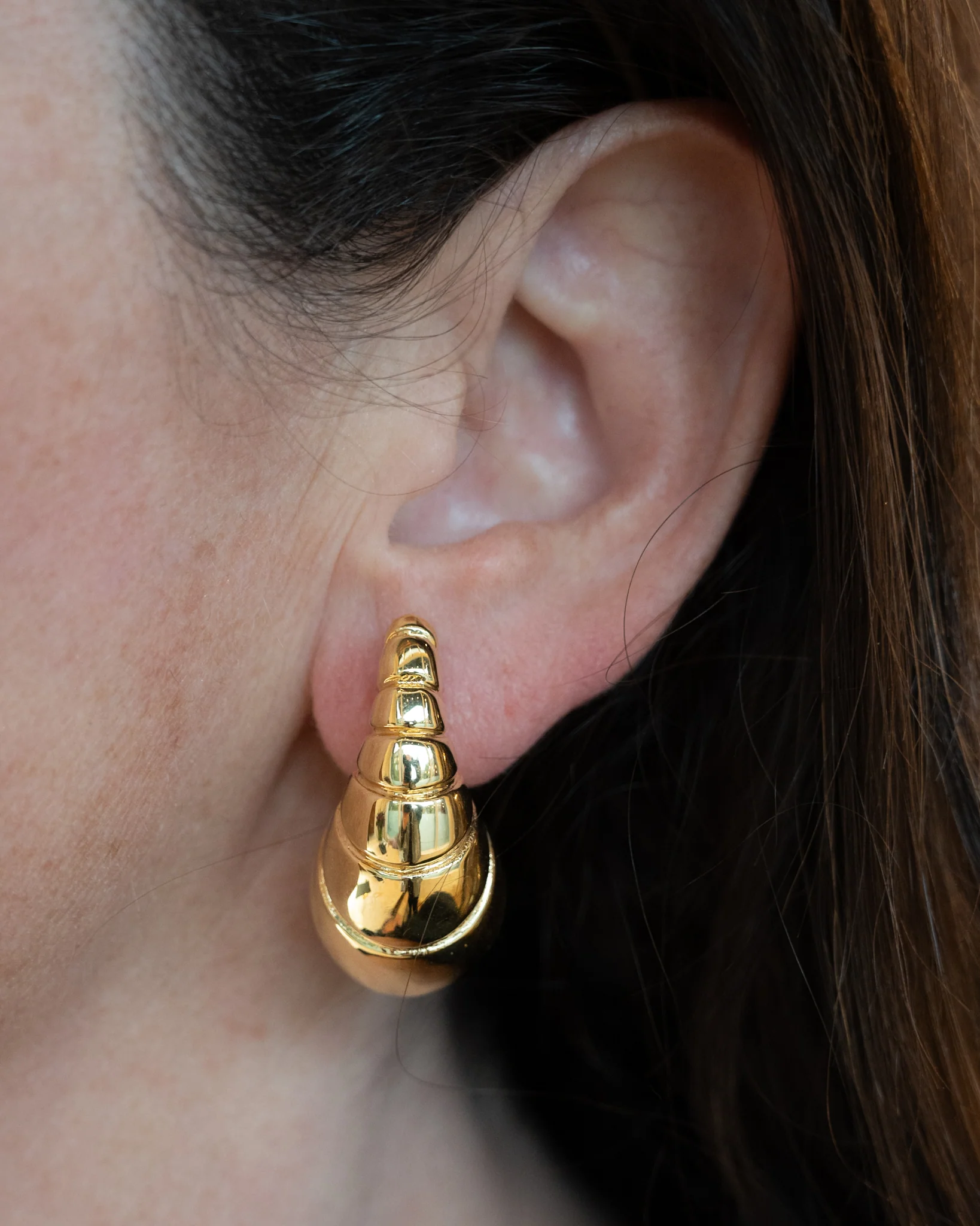 Textured Puffy Hoop Earrings in 14k Yellow Gold - Image 6
