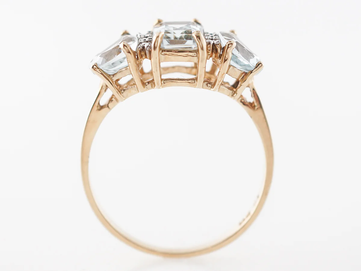 Three Stone Aquamarine Cocktail Ring in Yellow Gold - Image 4