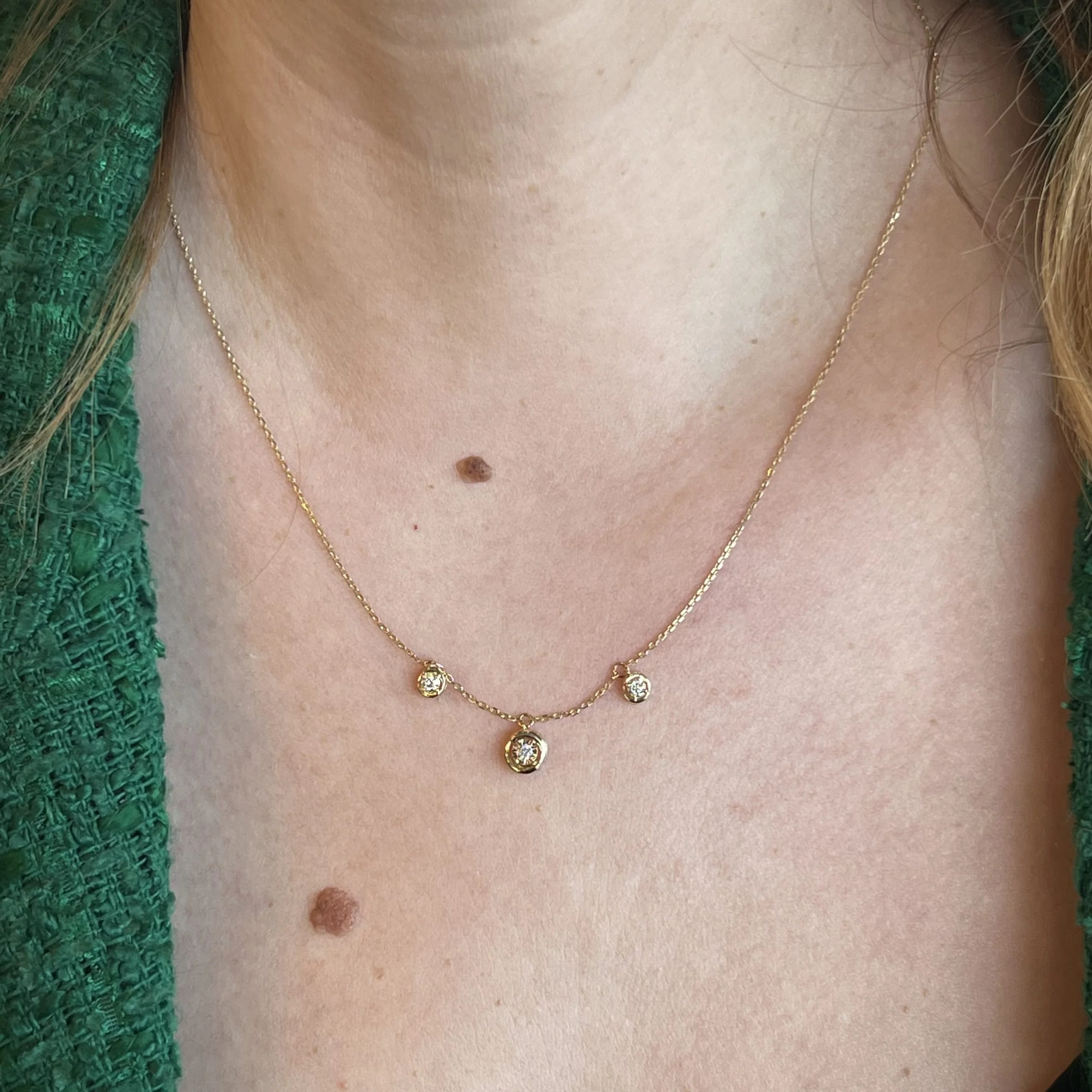 Three Stone Diamond Pendant Necklace in 14k Yellow Gold - Image 4