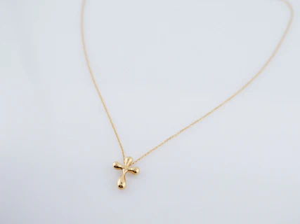 Tiffany and Co 18 karat Yellow Gold Cross Necklace Originally Designed By Elsa Perretti - Image 3