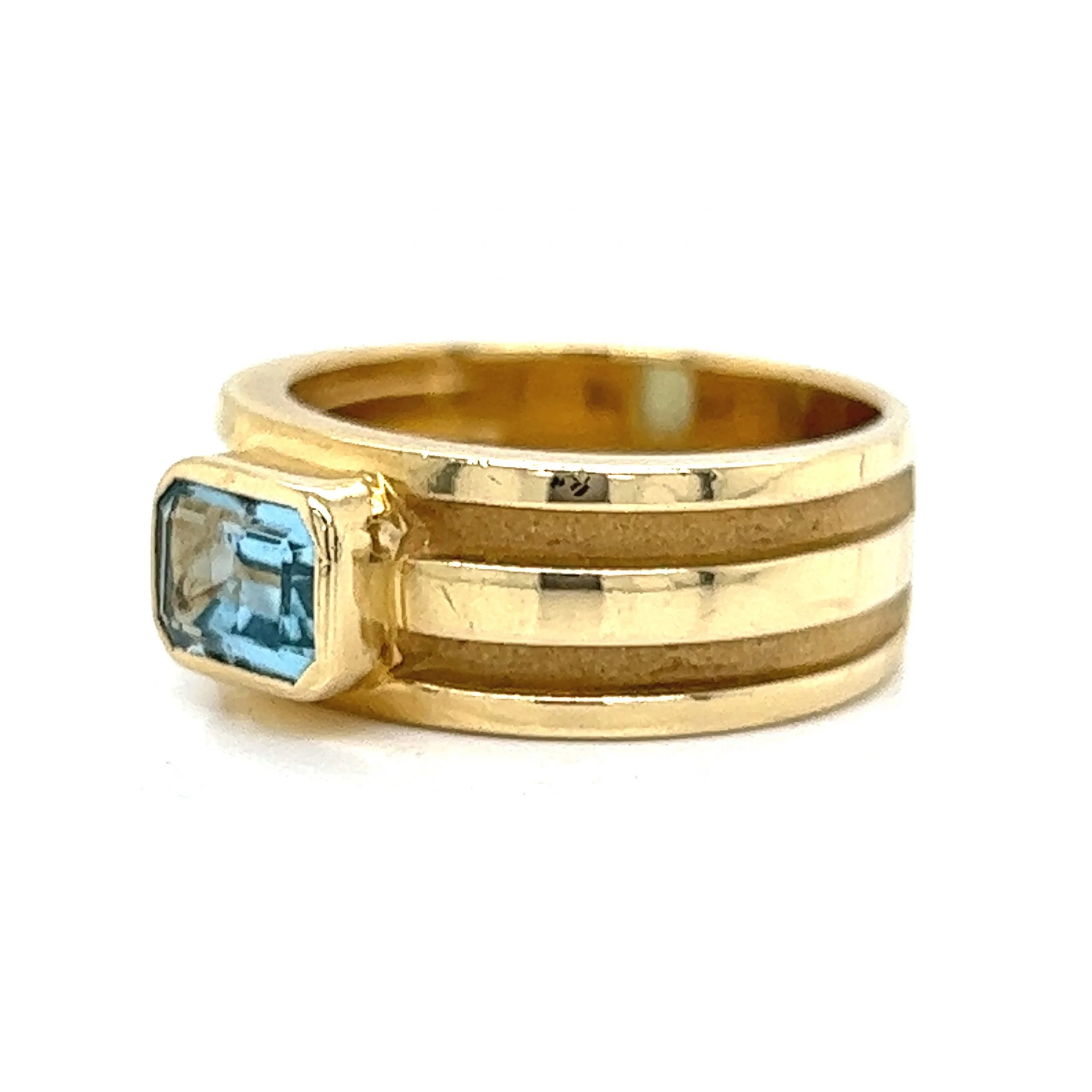Tiffany & Co. Bezel Set Aquamarine Ring in 18k Yellow Gold - Image 2