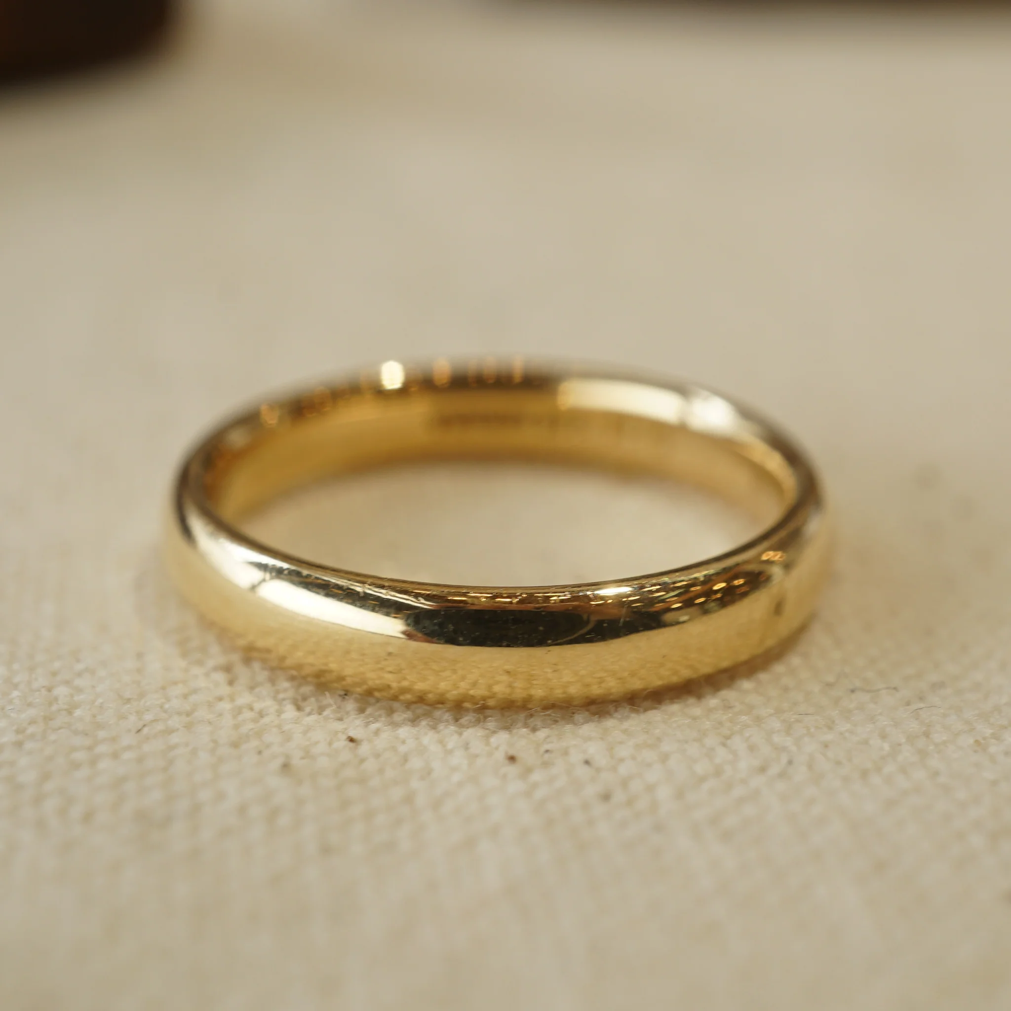 Tiffany & Co. Modern Wedding Band in 18k Yellow Gold - Image 5