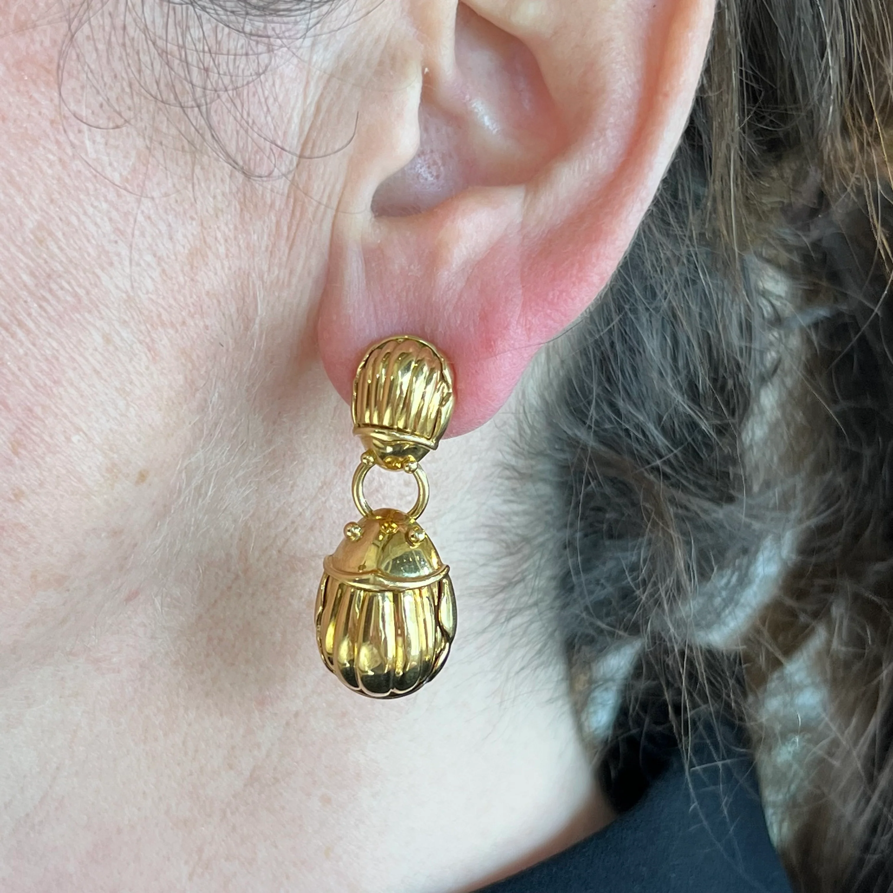 Tiffany & Co. Scarab Beetle Drop Earrings in 18k Yellow Gold - Image 4