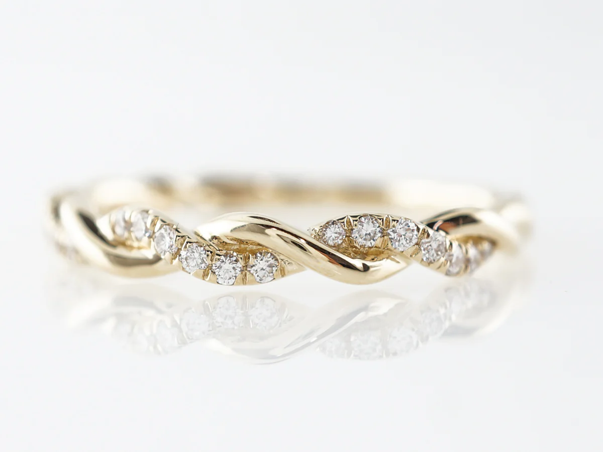 Twisted Diamond Wedding Ring in 18k Yellow Gold