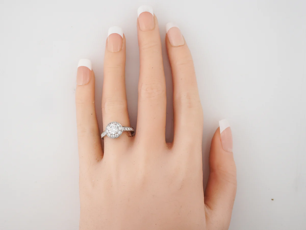 Van Cleef & Arpels Icone Engagement Ring Modern .70 Round Brilliant Cut Diamond in Platinum - Image 6