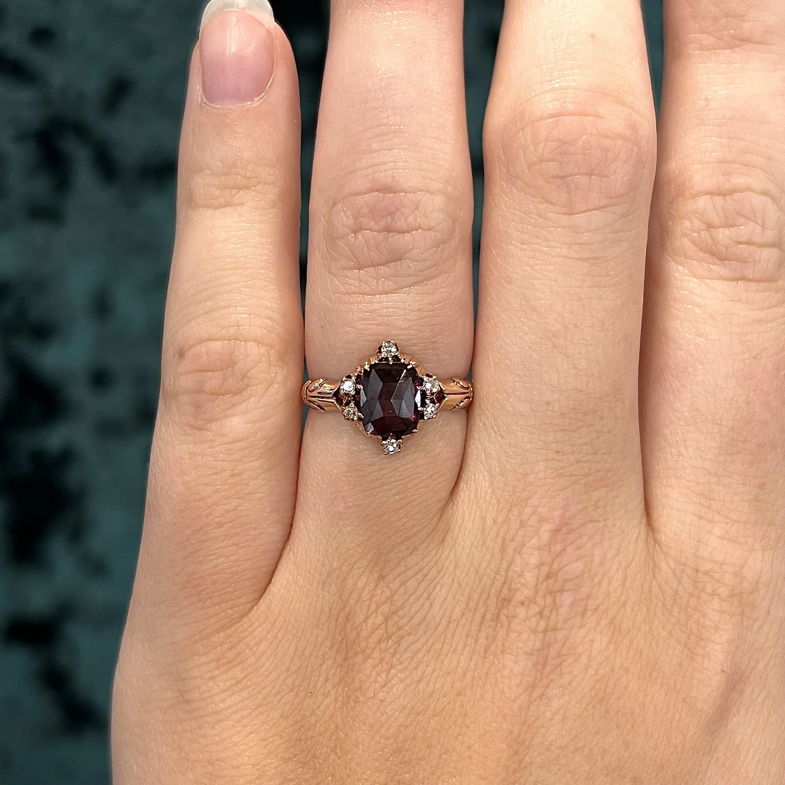 Victorian Antique Cut Garnet & Diamond Ring in 10k Yellow Gold - Image 6