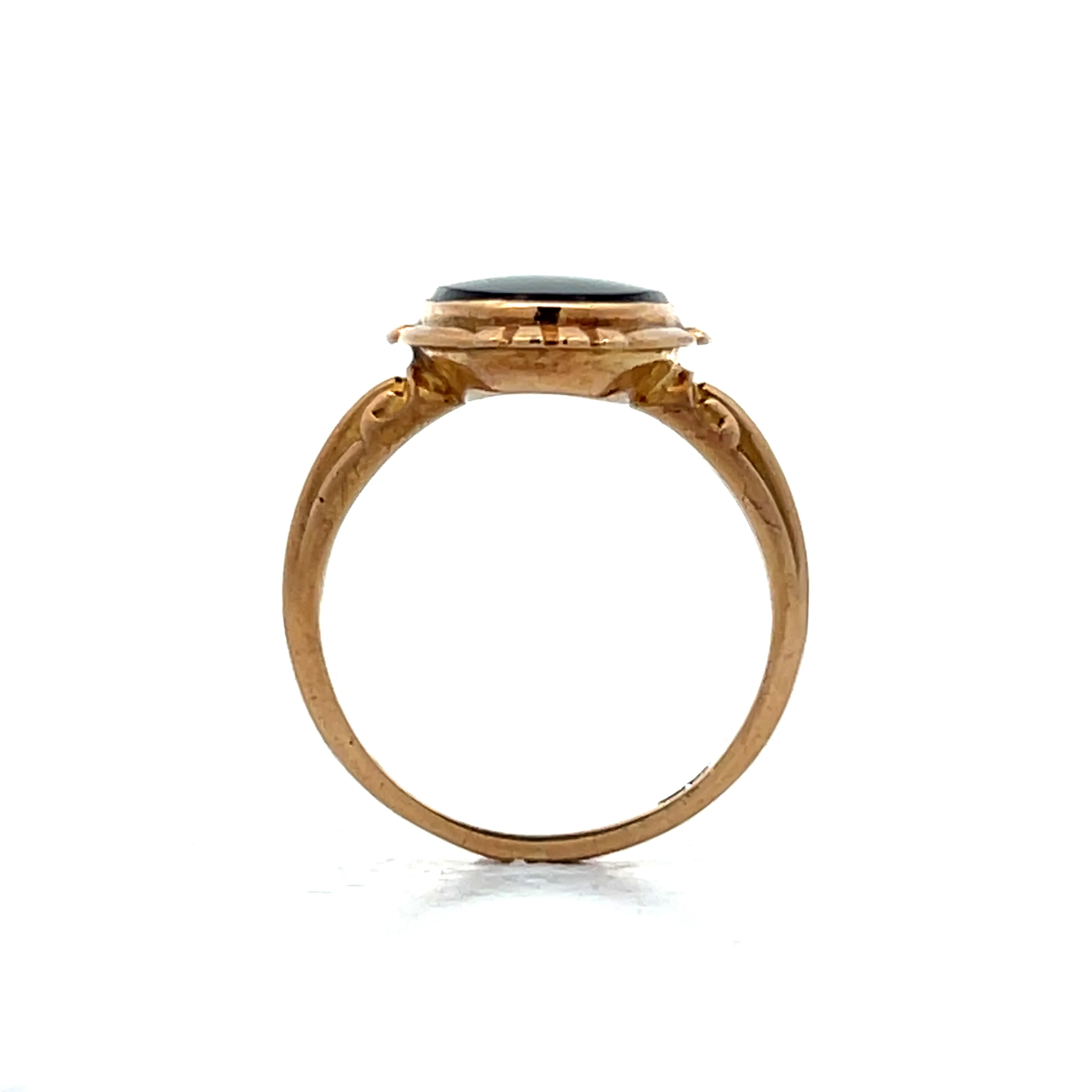 Victorian Cabochon Onyx Cocktail Ring in 10k Yellow Gold - Image 4