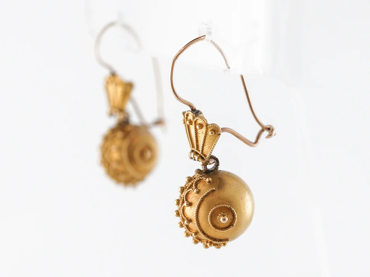 Victorian Etruscan Revival Earrings in 18k Yellow Gold - Image 3