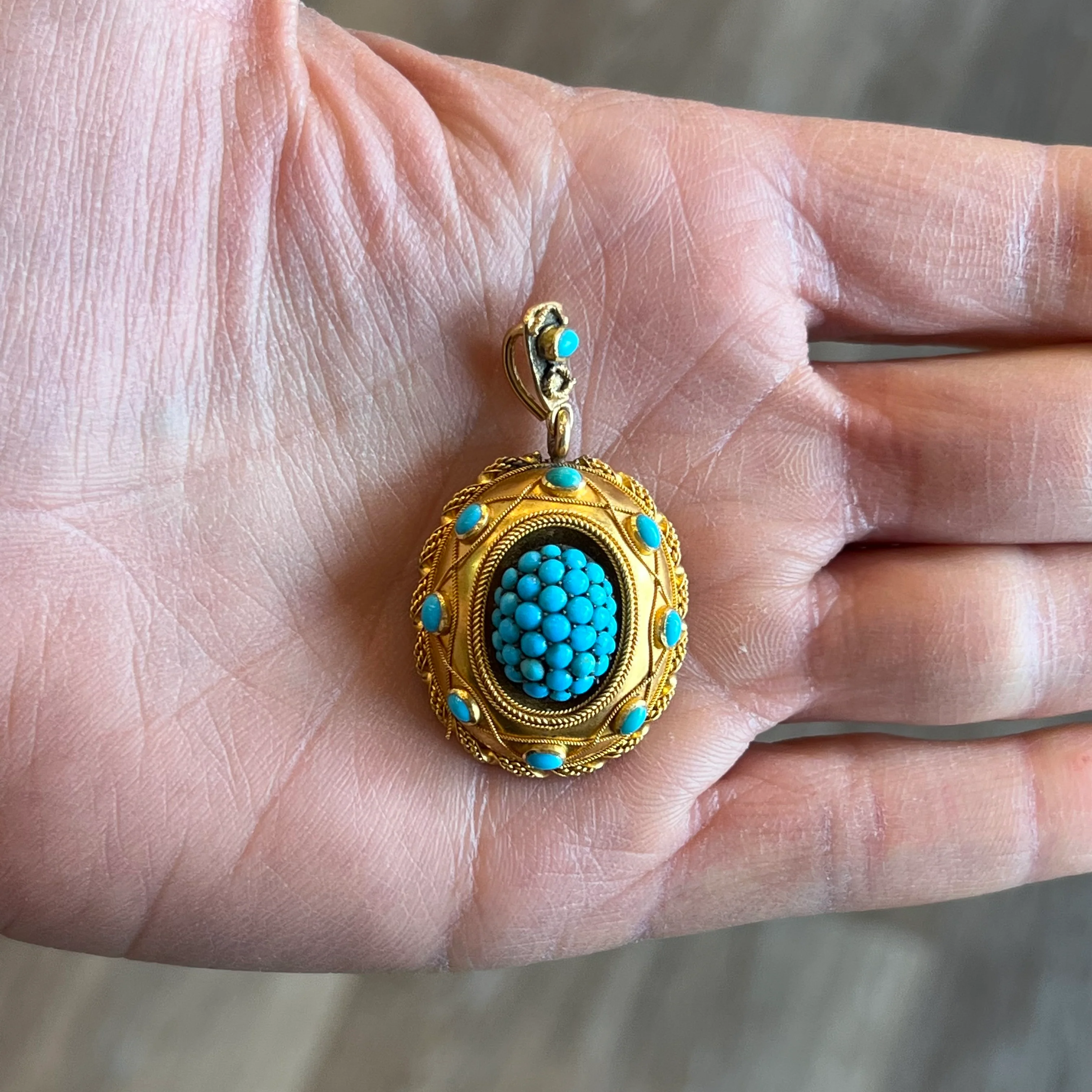 Victorian Ornate Turquoise Cluster Pendant in 18k Yellow Gold - Image 4