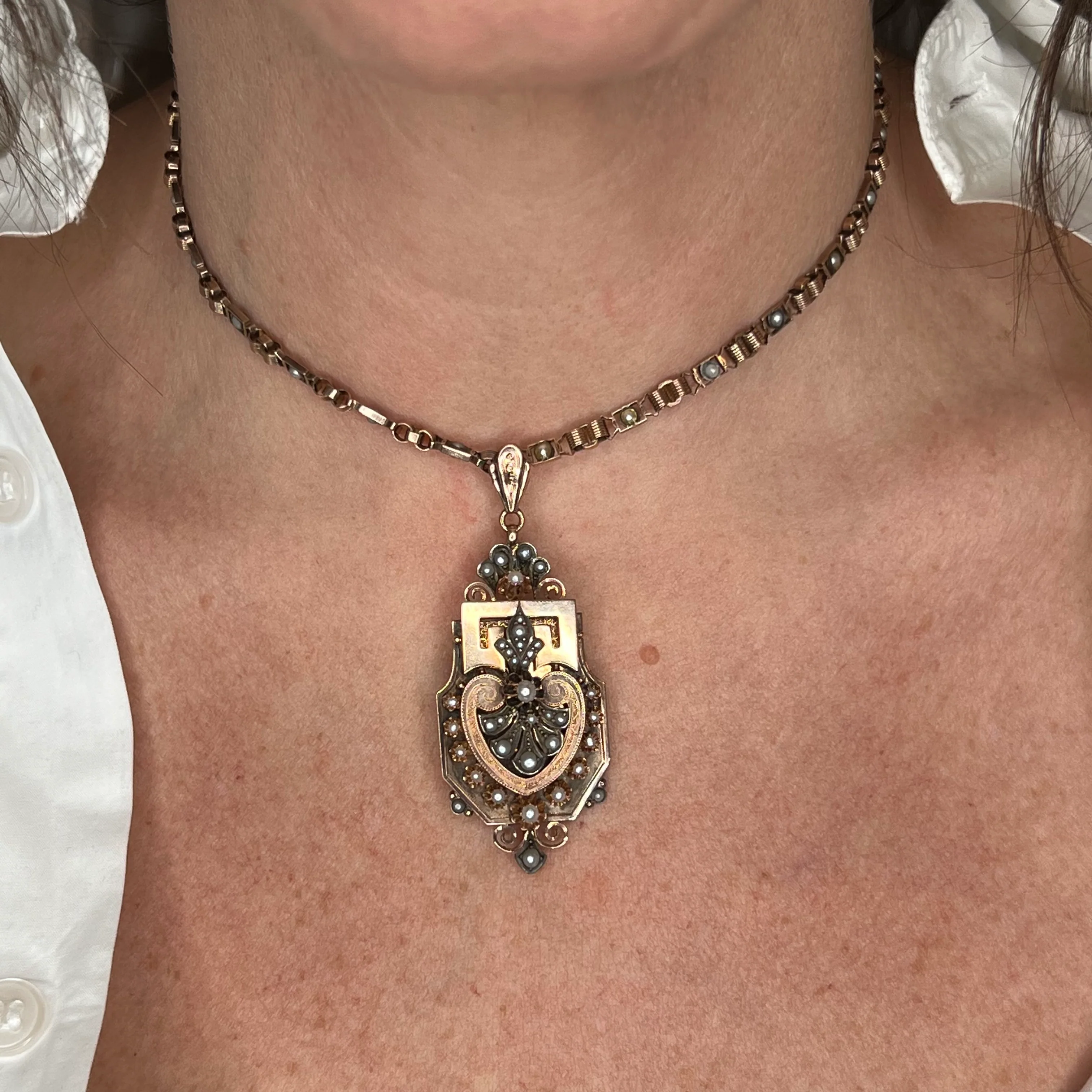 Victorian Rose Gold Pearl Necklace in 14k - Image 4