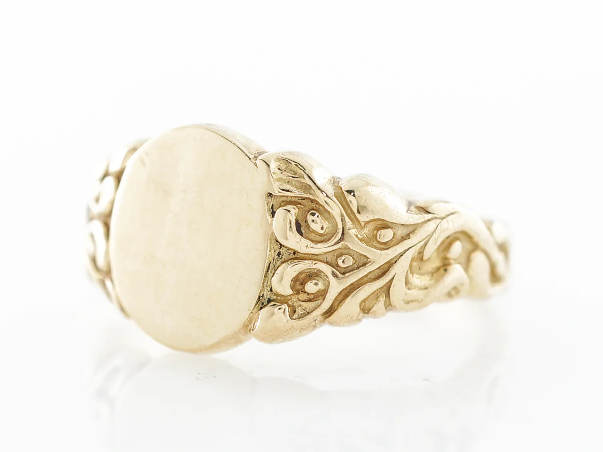 Victorian Signet Ring in 18k Yellow Gold - Image 2