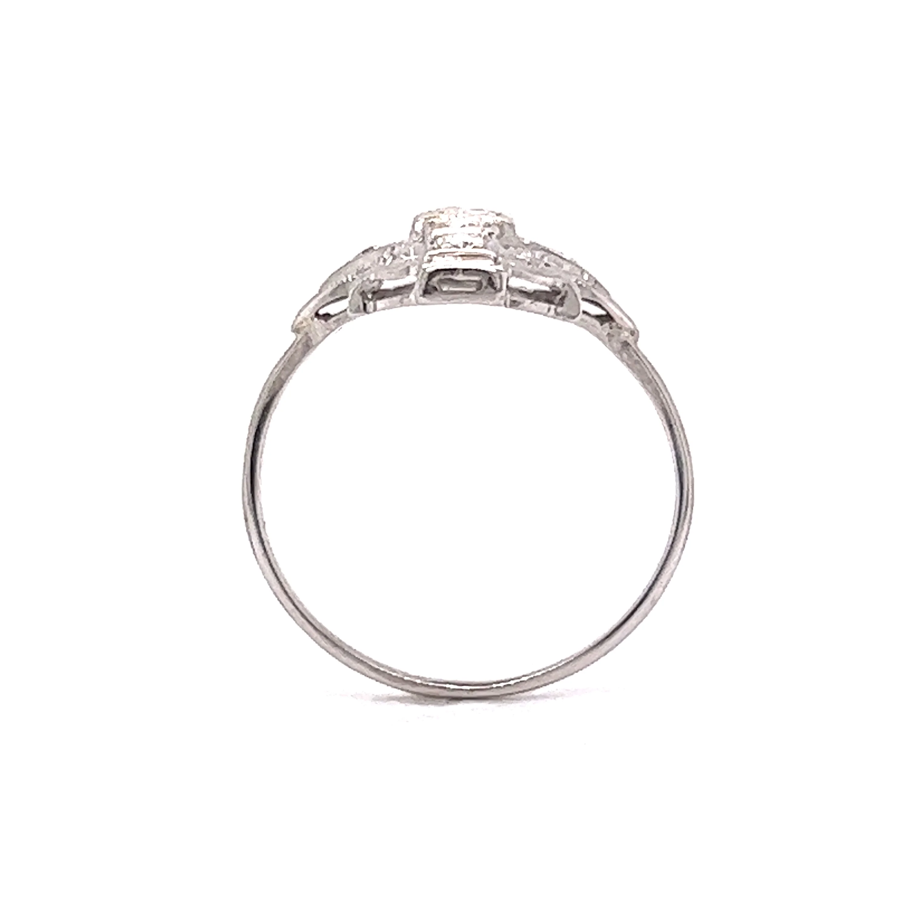 Vintage 1930's Ring w/ Old European Cut Diamonds in 18k - Image 4