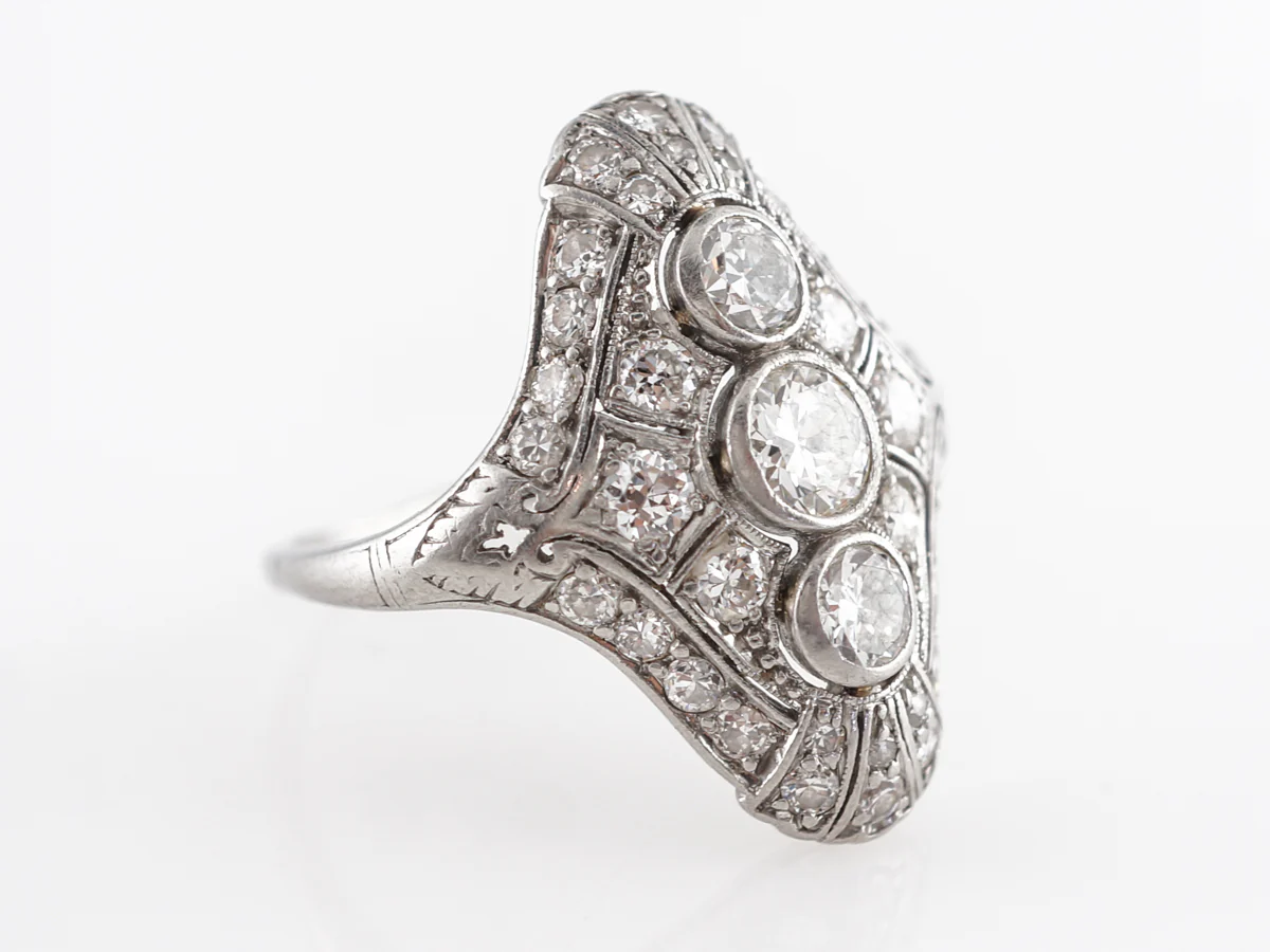 Vintage 1930's Three Stone Diamond Ring in Platinum - Image 3