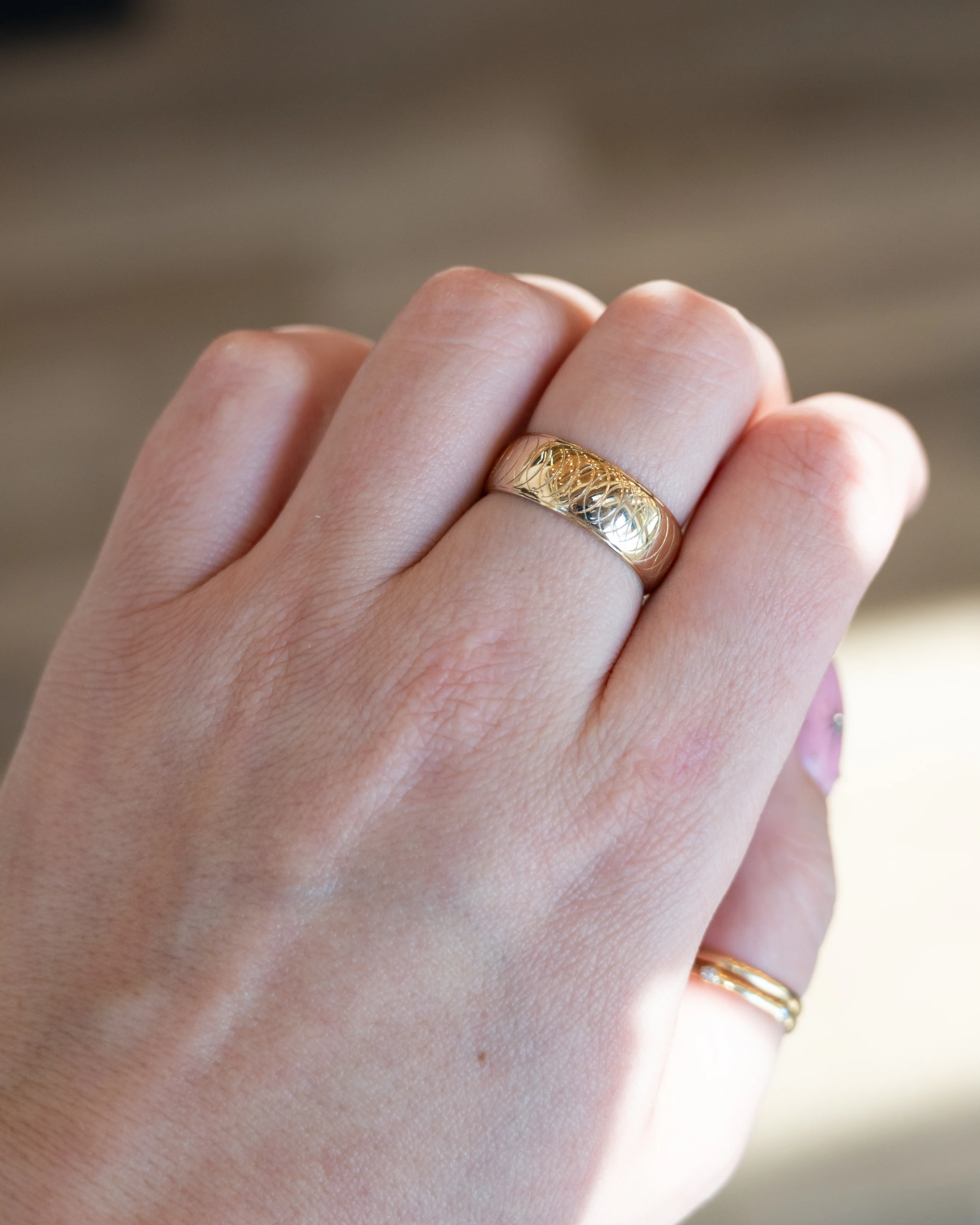 Vintage 1950s Engraved Men's Wedding Band 14k - Image 7