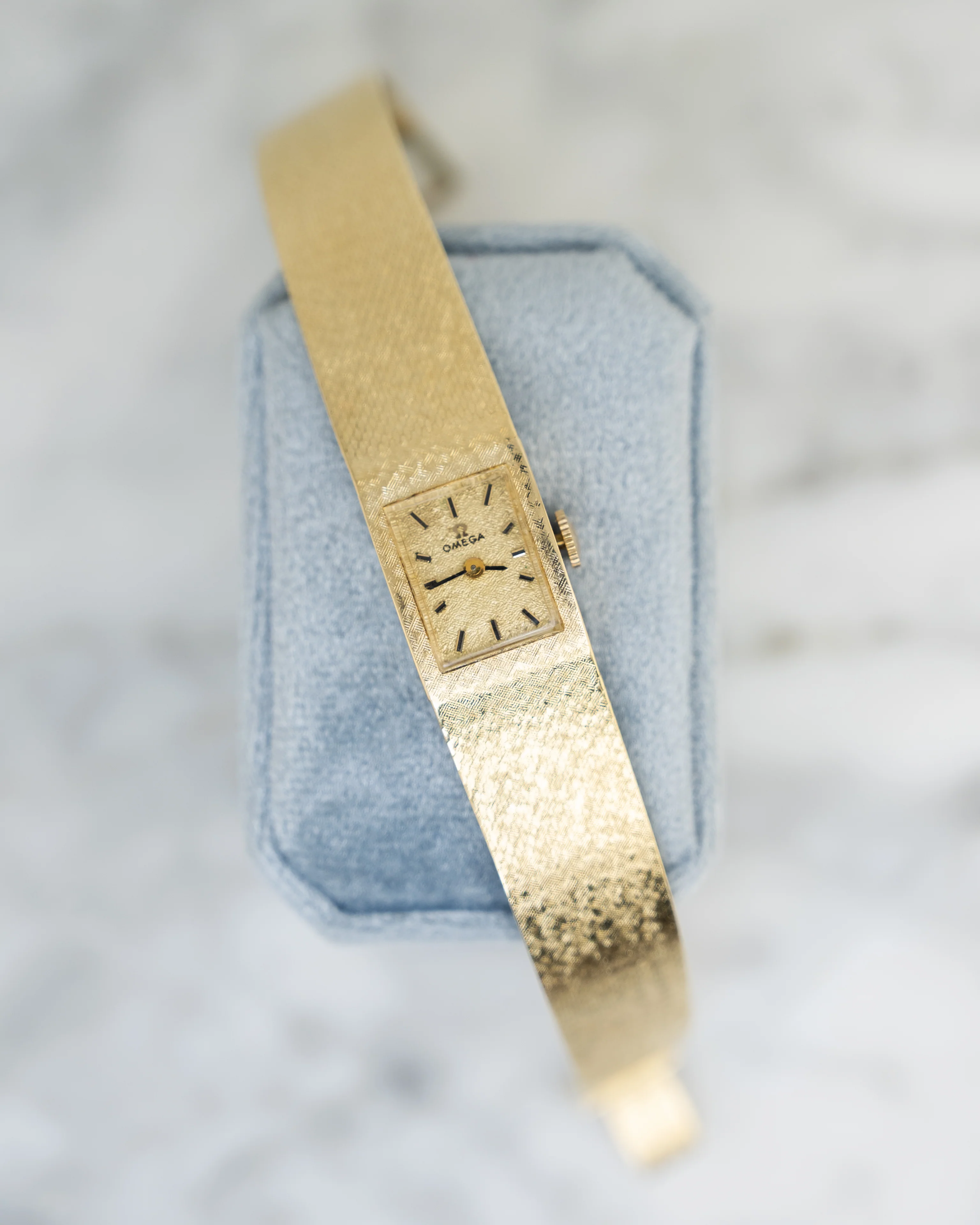 Vintage 1970s Ladies Omega Watch 8928 in 14k Yellow Gold - Image 5