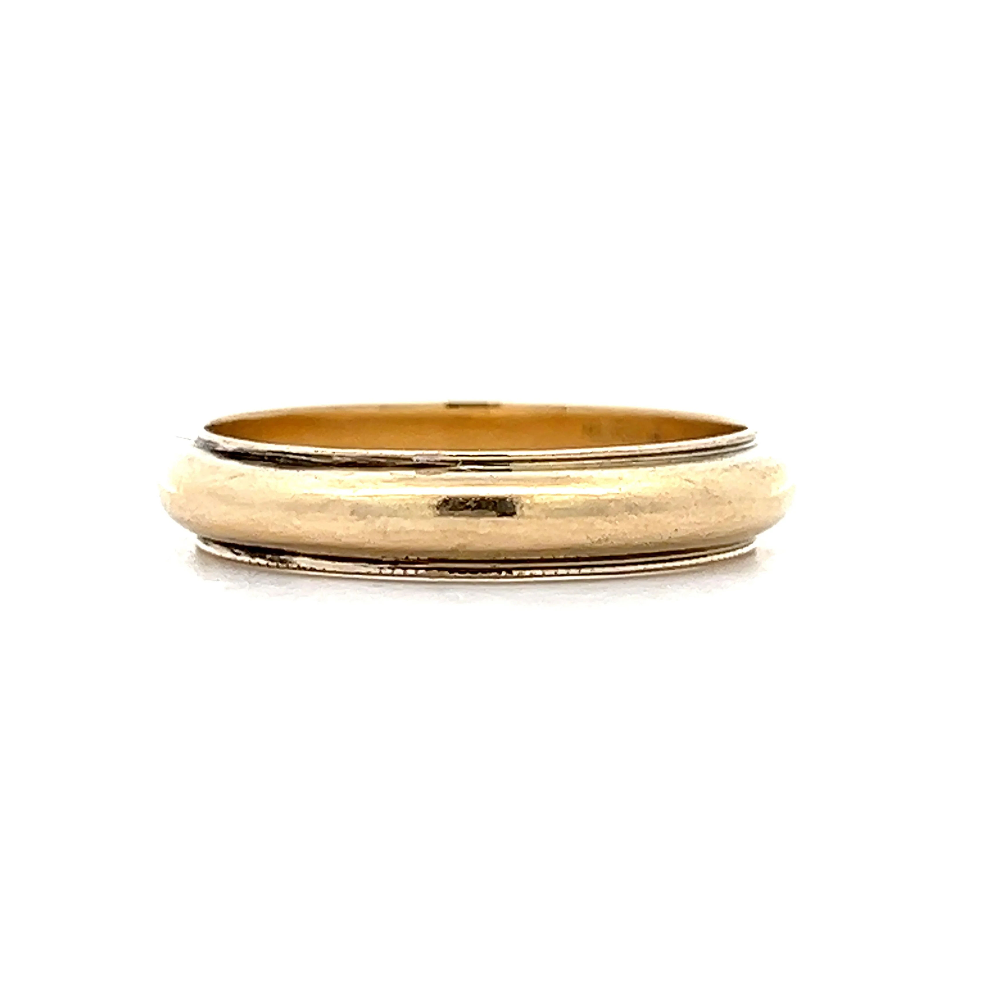 Vintage 4mm Men's Wedding Band in Yellow Gold - Image 3