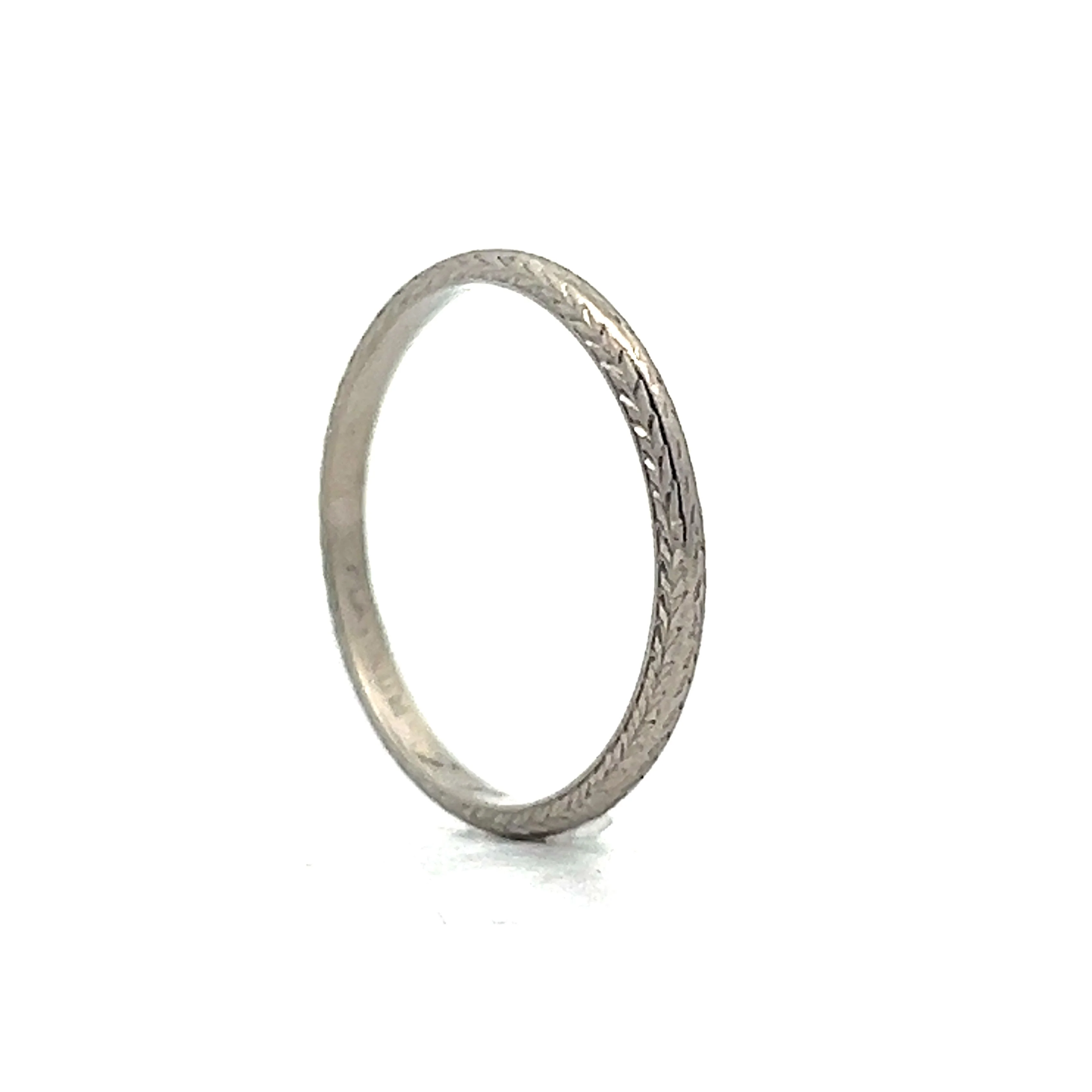 Vintage Art Deco Engraved Wedding Band in Platinum - Image 5