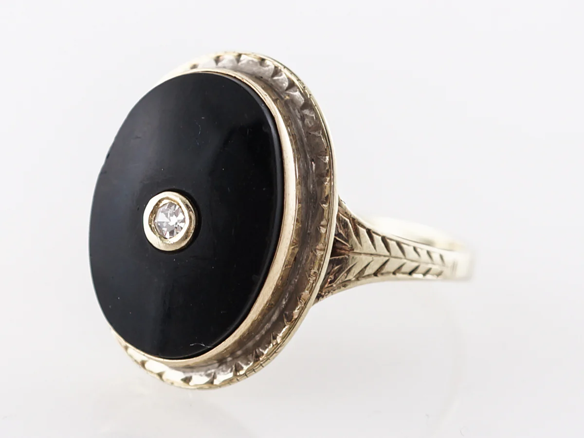 Vintage Art Deco Onyx & Diamond Ring in Yellow Gold - Image 2