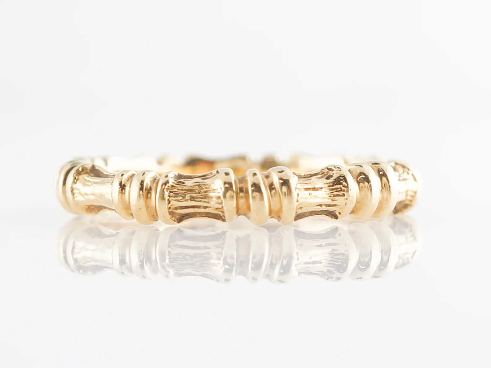 Vintage Bamboo Wedding Band Tiffany and Co. in 18k Yellow Gold - Image 2