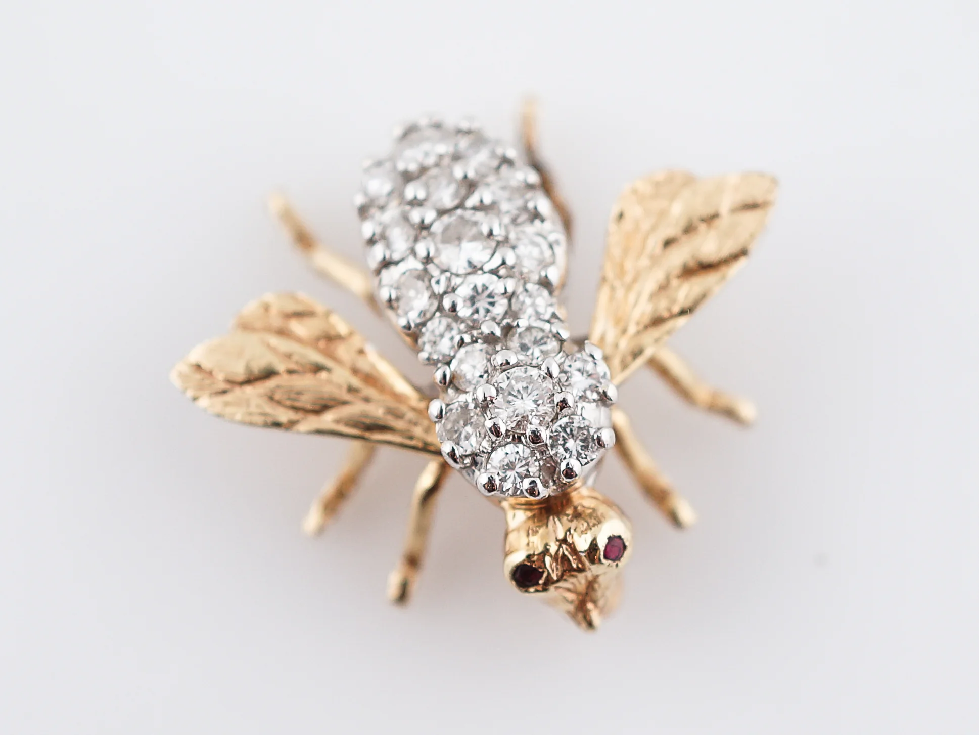 ***RTV*** Vintage Bee Pin Mid Century 1.00 Round Brilliant Cut Diamonds in 14k Yellow Gold - Image 3