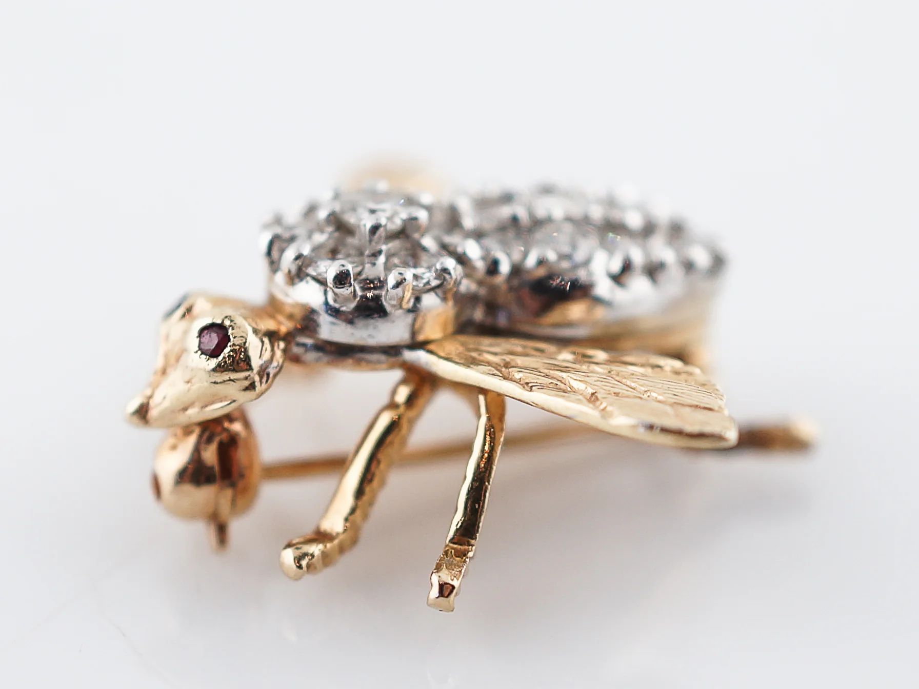 ***RTV*** Vintage Bee Pin Mid Century 1.00 Round Brilliant Cut Diamonds in 14k Yellow Gold - Image 4