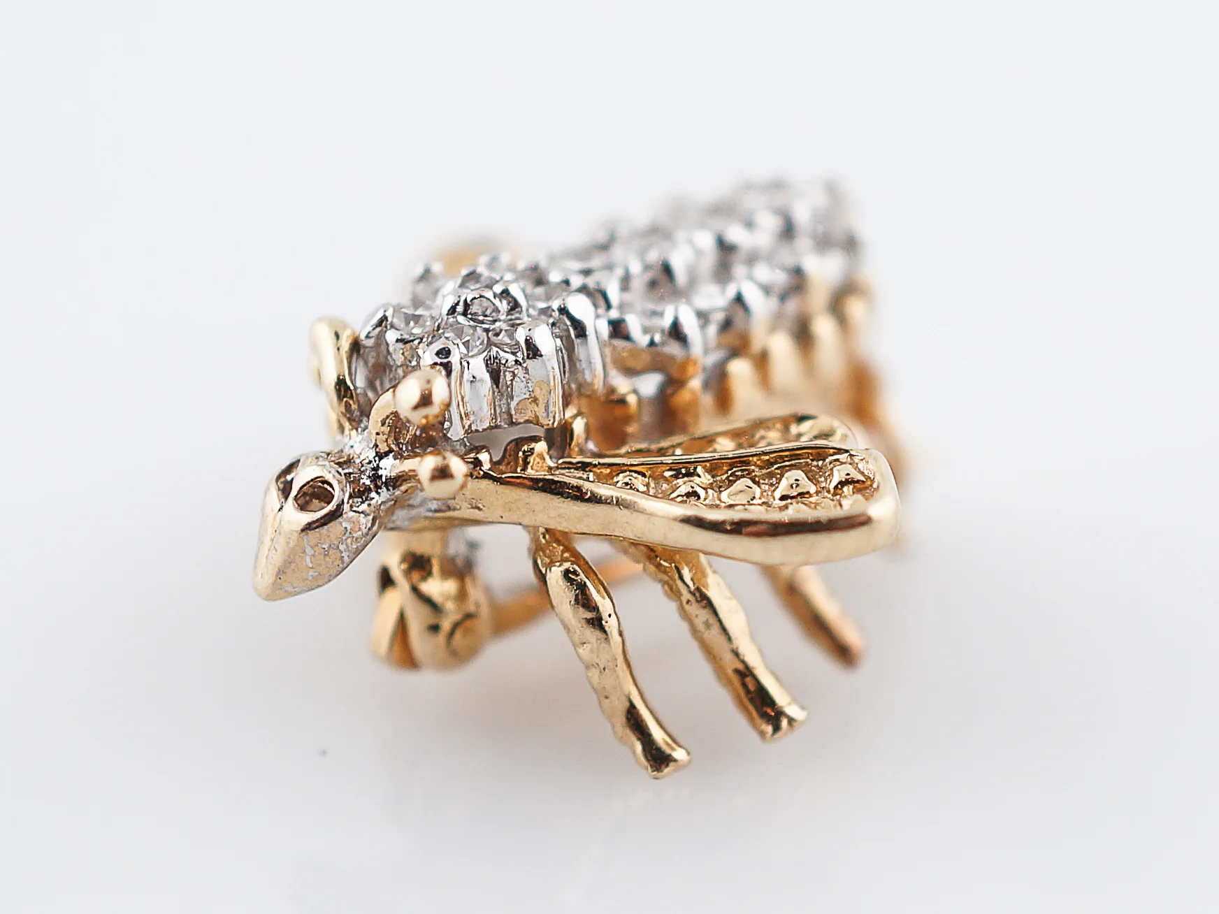 Vintage Bee Pin Mid Century .20 Round Brilliant Cut Diamonds in 14k Yellow Gold - Image 2
