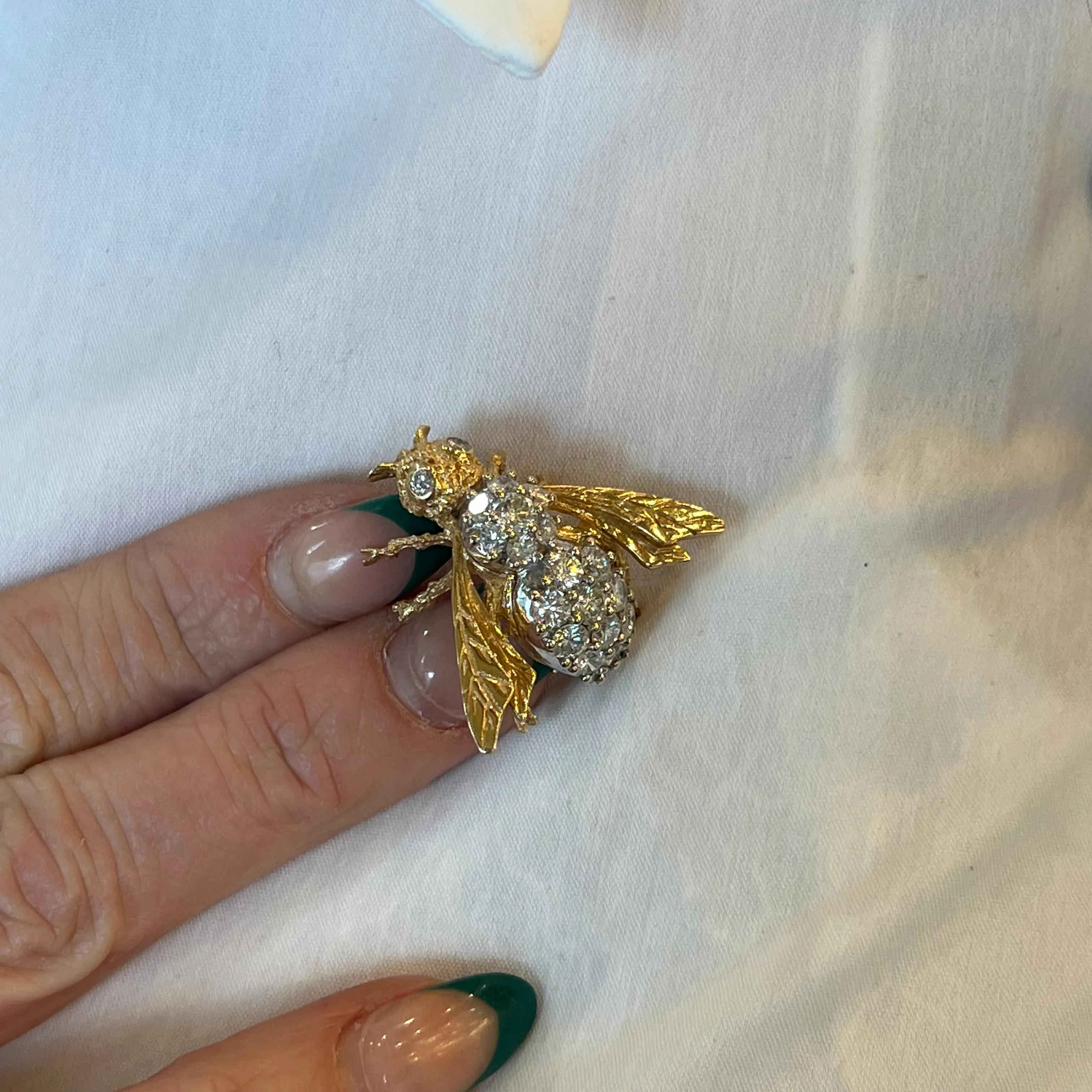 Vintage Bee Pin w/ Diamonds in 14k Yellow Gold - Image 4