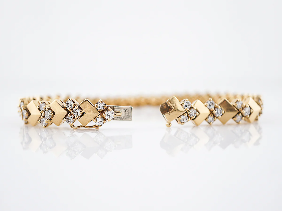 Vintage Bracelet Mid-Century 4.40 Round Brilliant Cut Diamonds in 18K Yellow Gold - Image 2