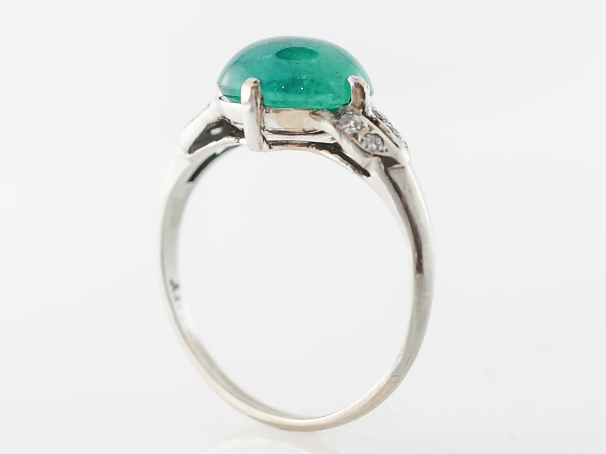 Vintage Cabochon Emerald Ring in Platinum - Image 4