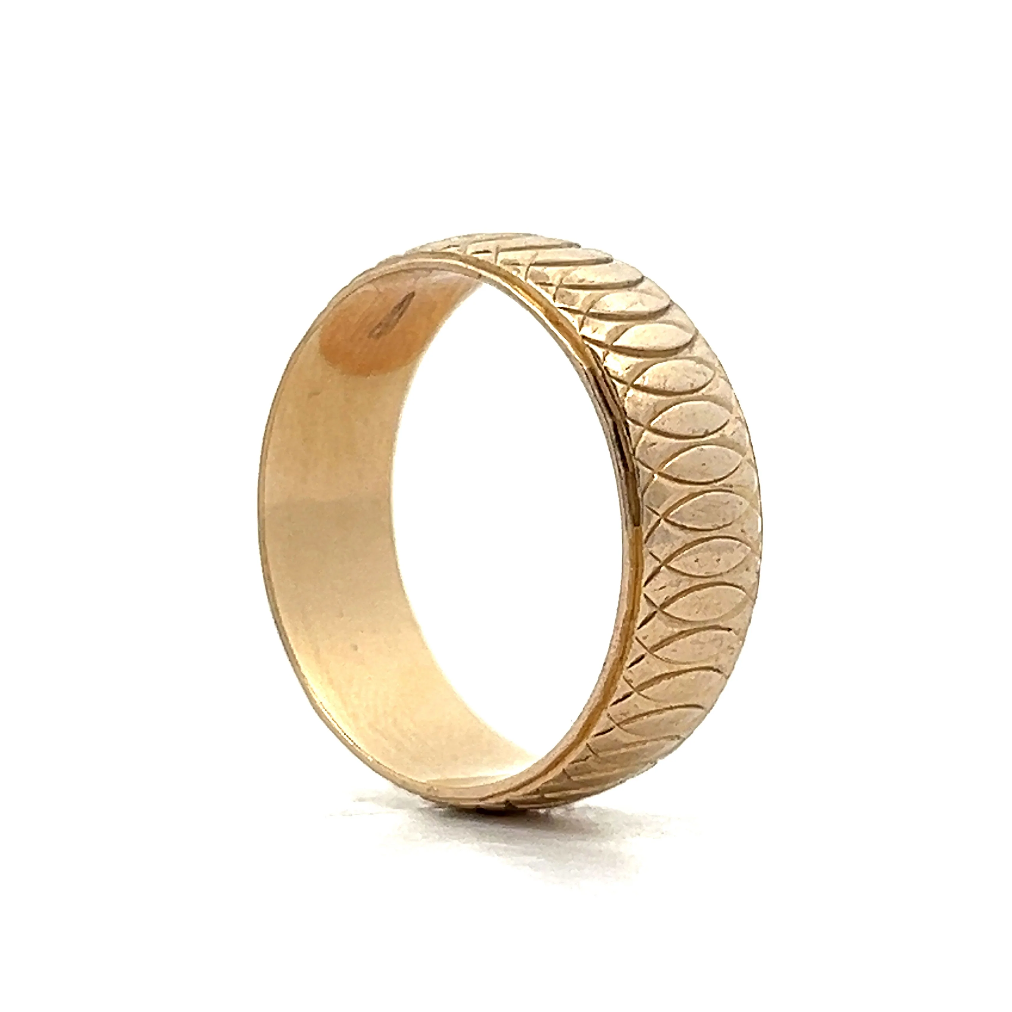 Vintage Circular Engraved Wedding Band in 14k Yellow Gold - Image 5