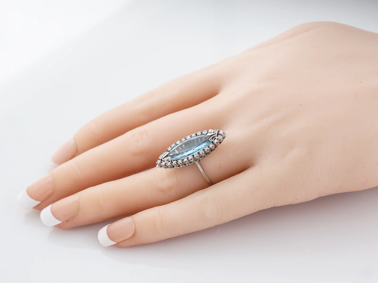 Vintage Cocktail Ring Mid-Century 1.58 Marquise Cut Aquamarine in 18k White Gold - Image 7