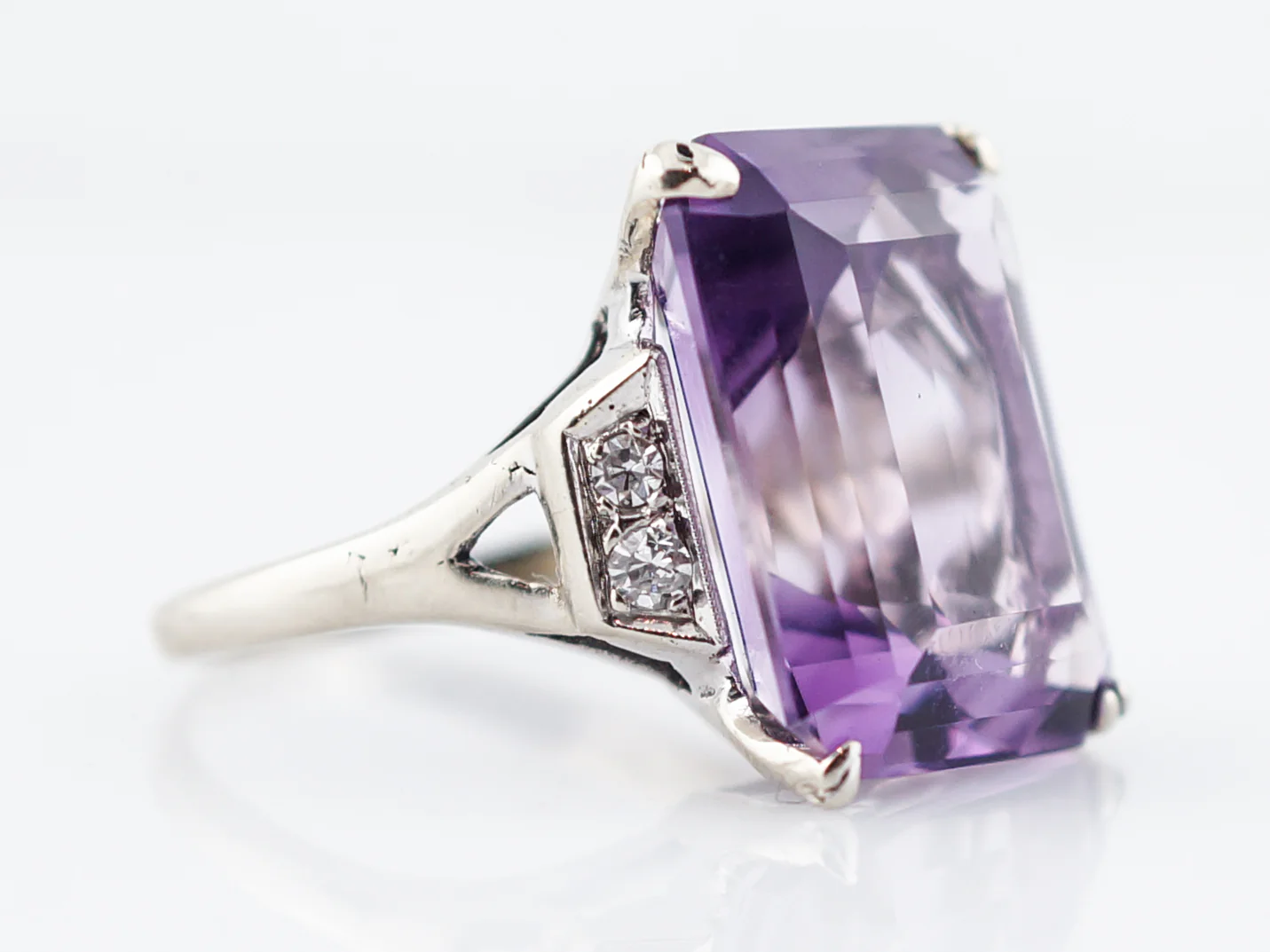 Vintage Cocktail Ring Mid-Century 20.51 Emerald Cut Amethyst in 14K Yellow Gold - Image 2