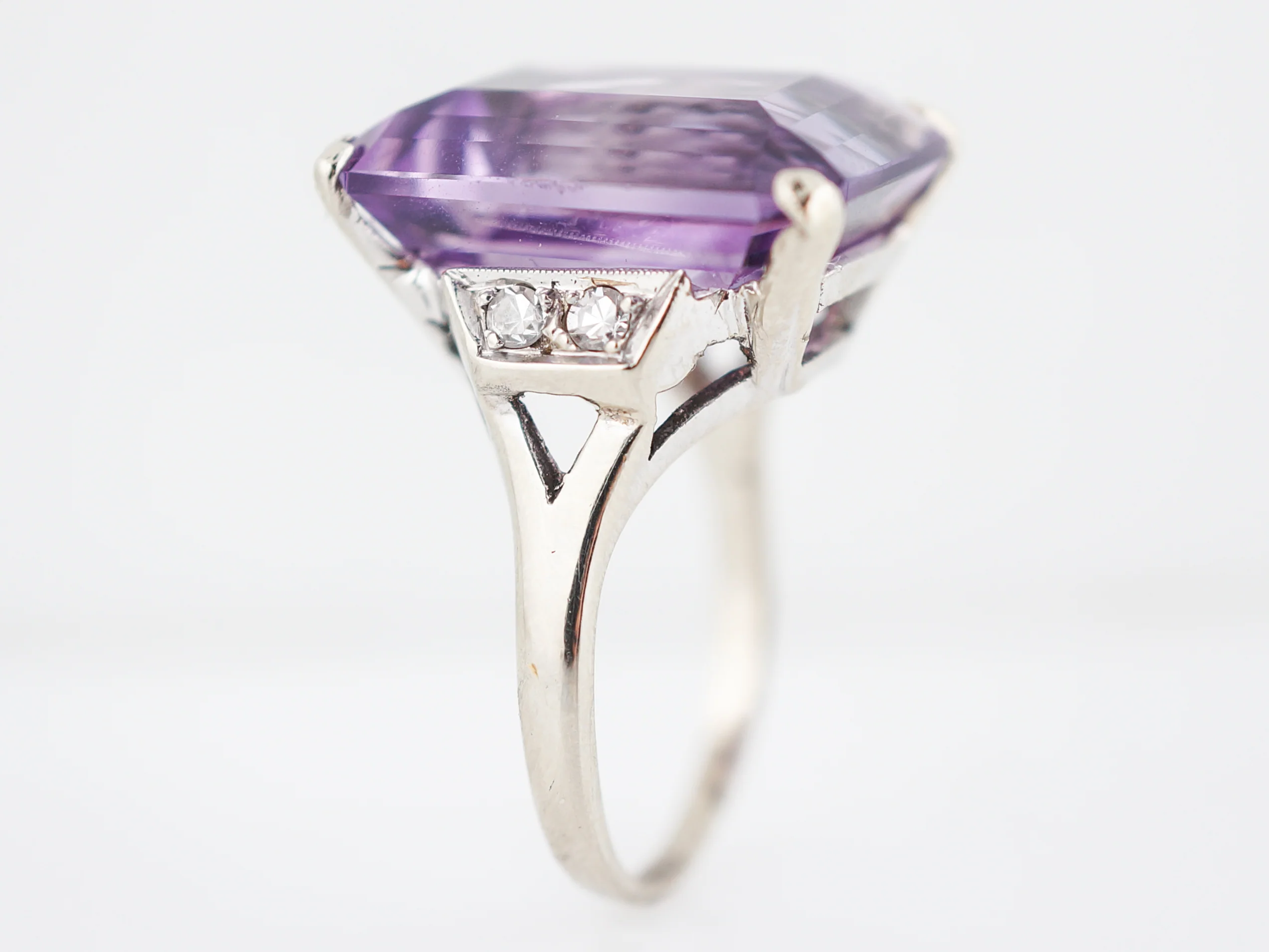Vintage Cocktail Ring Mid-Century 20.51 Emerald Cut Amethyst in 14K Yellow Gold - Image 4