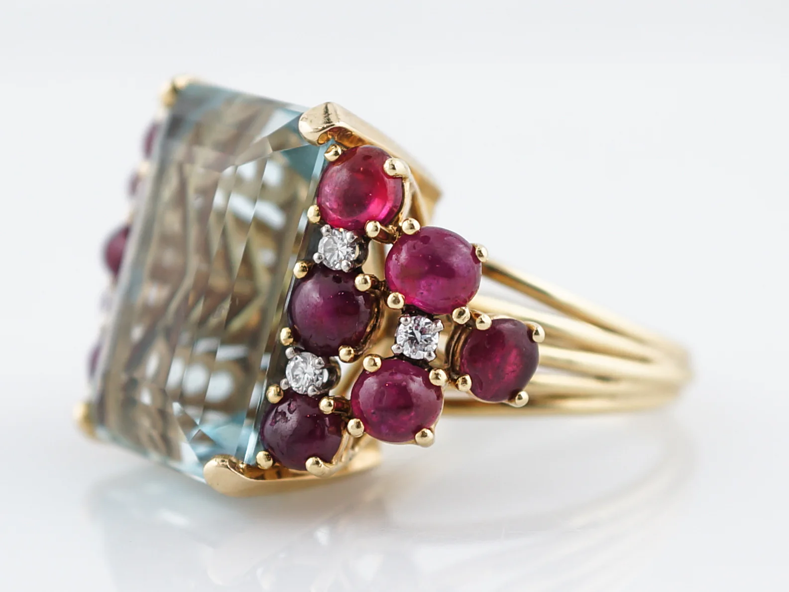 Vintage Cocktail Ring Retro 27.00 Aquamarine, Ruby and Diamond in 18K Yellow Gold - Image 2