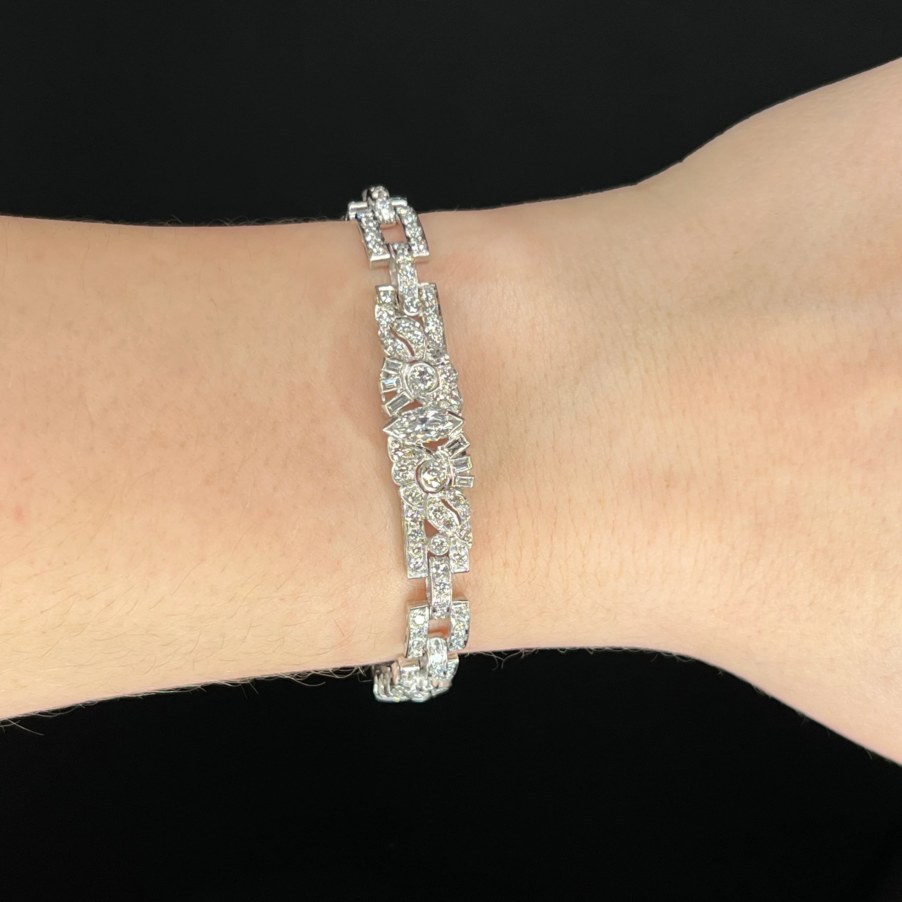 Vintage Deco 6 Carat Diamond Bracelet in Platinum - Image 4