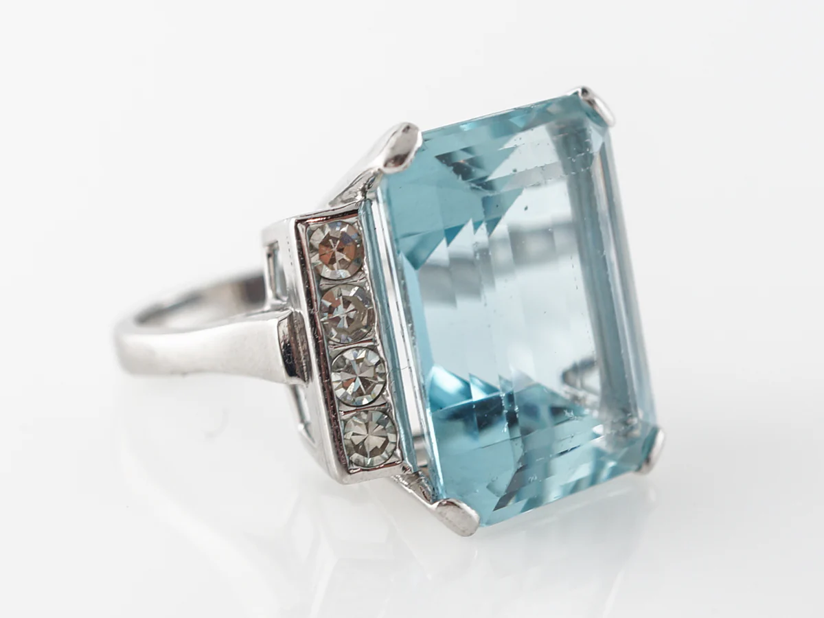 Vintage Deco Aquamarine & Diamond Ring in Platinum - Image 3