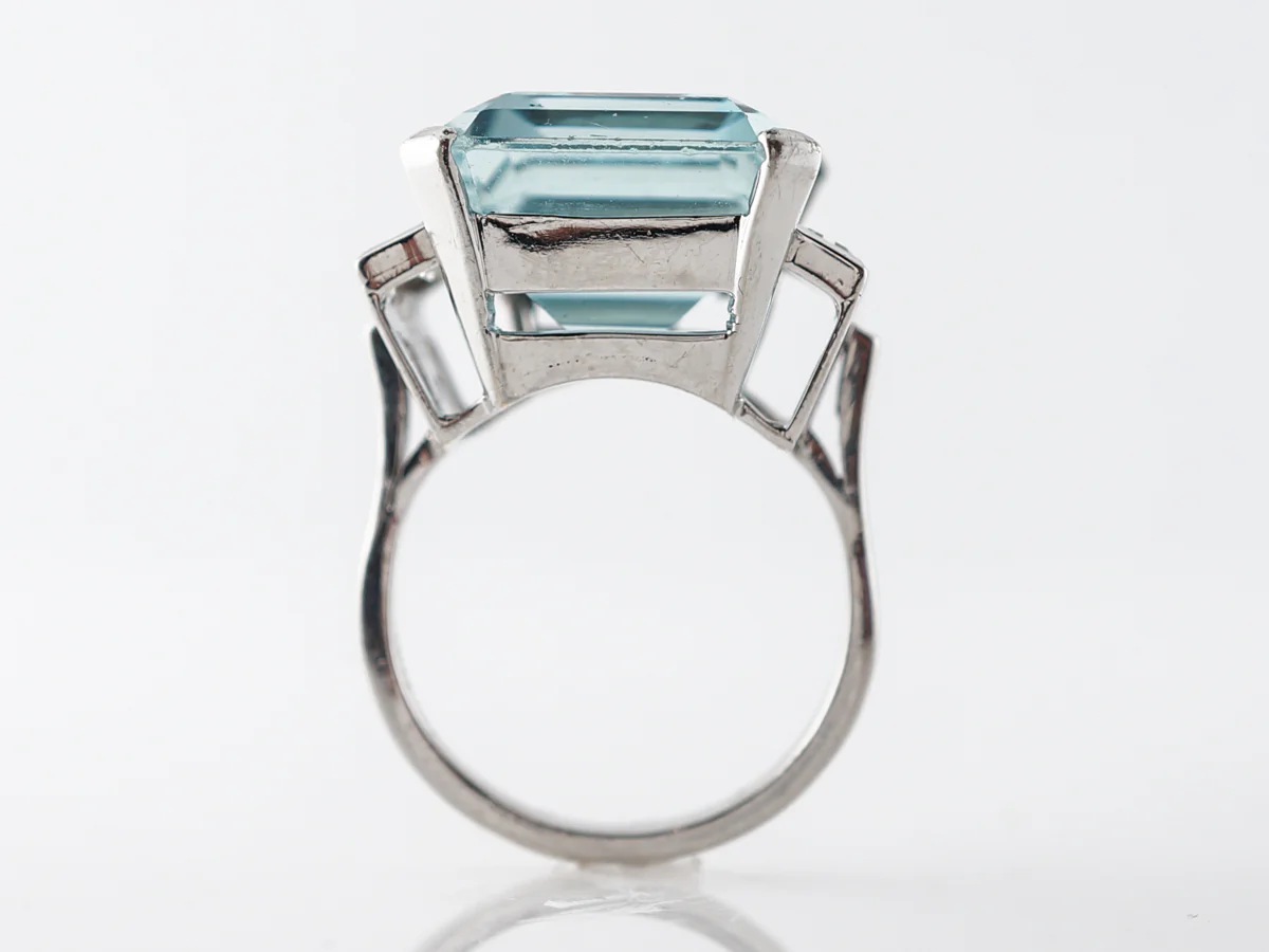 Vintage Deco Aquamarine & Diamond Ring in Platinum - Image 4
